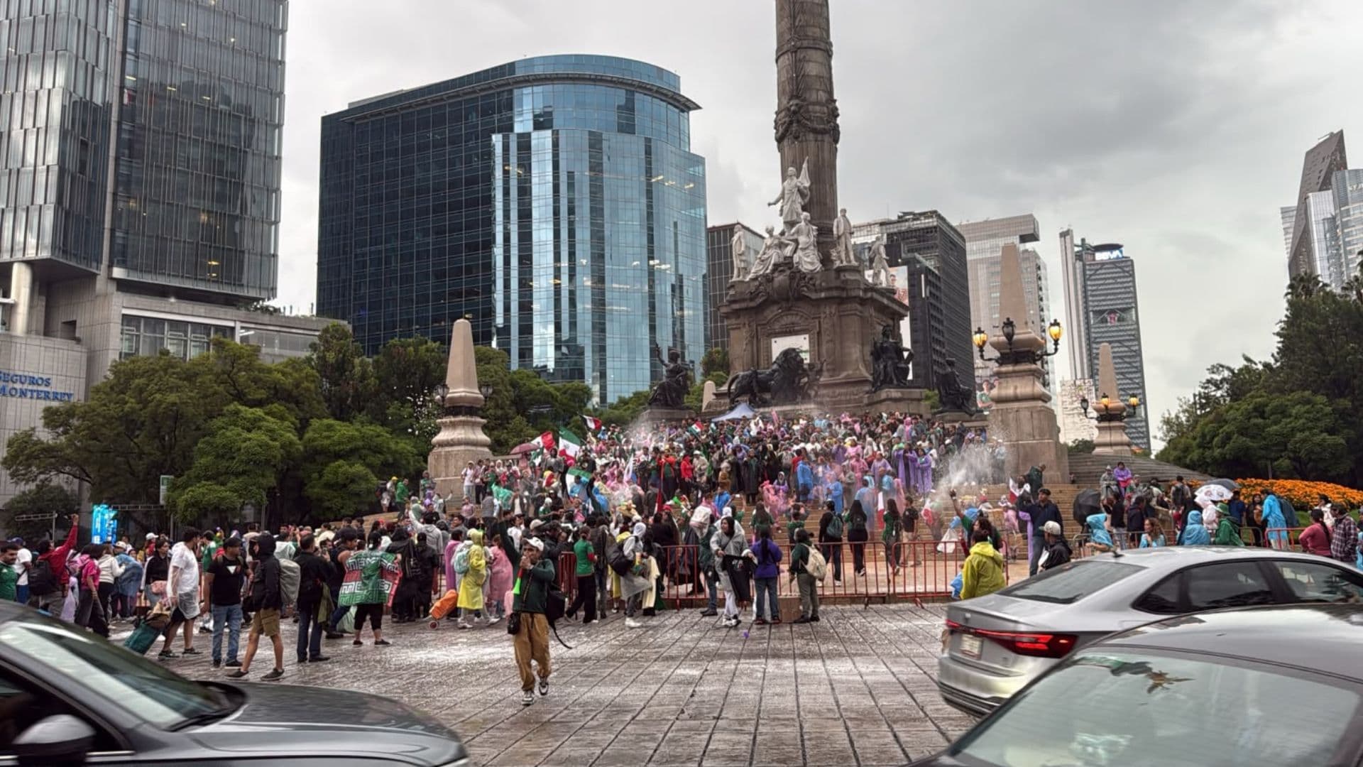 Celebraciones en el Ángel de la Independencia por despedida de la Selección Mexicana del Mundia
