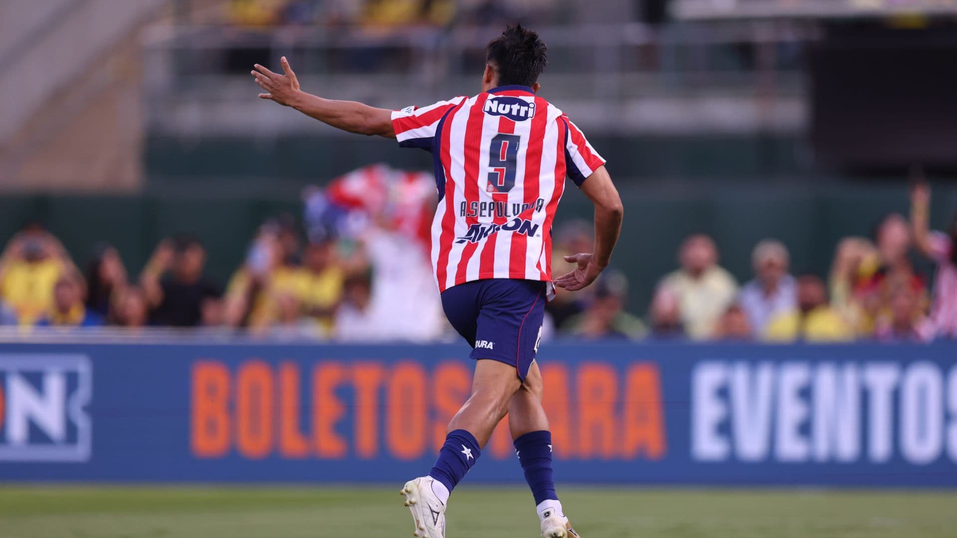 Chivas Vence al América en el Clásico Nacional Amistoso
