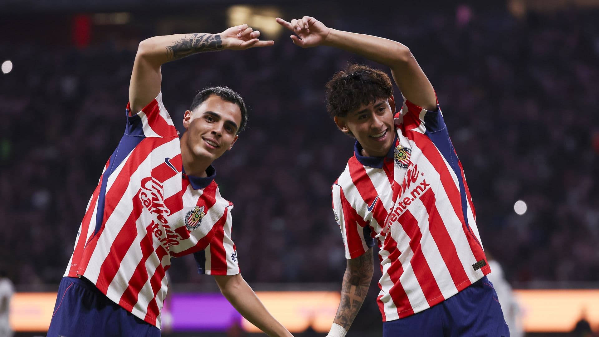 Chivas Golea a Pumas y es Líder de la Liga MX