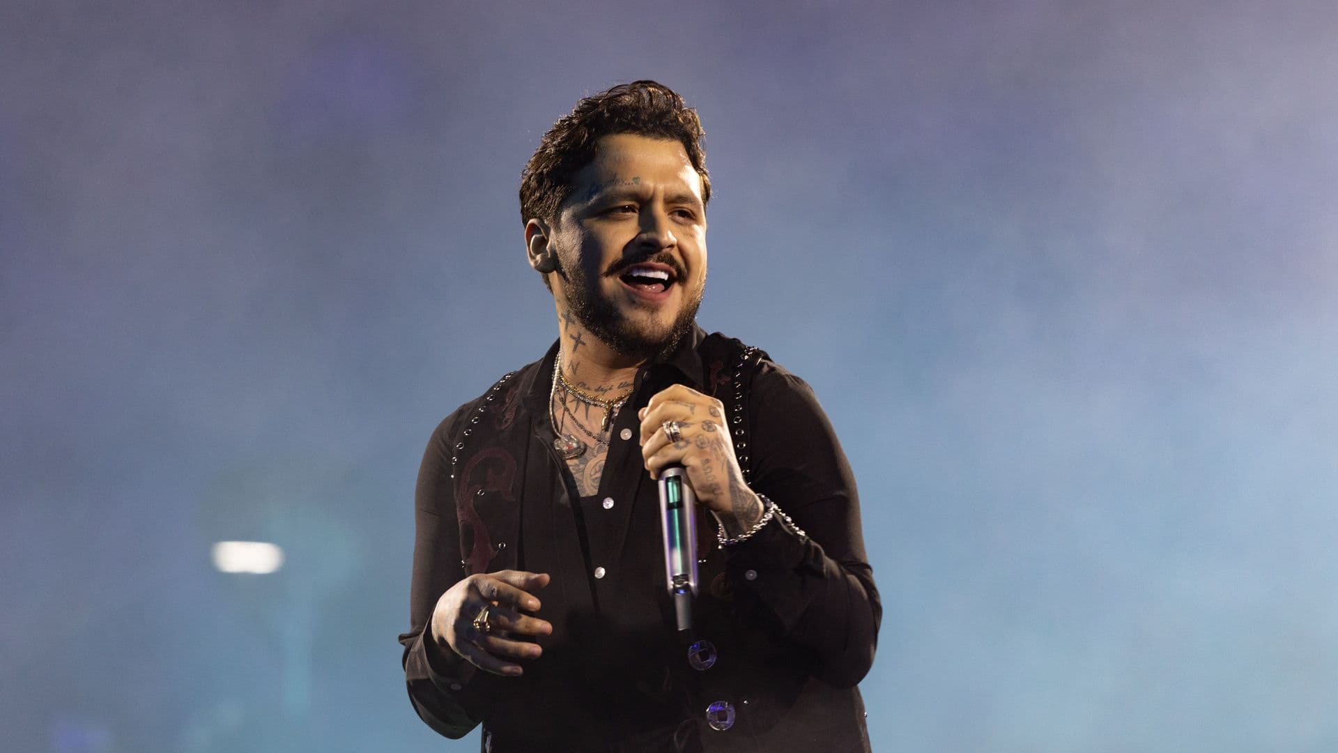 Christian Nodal Podría Perder “El Forajido”: La Batalla Legal que Enfrenta por su Marca
