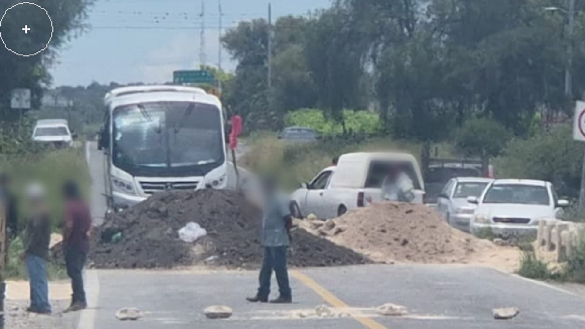 Bloqueo en la Carretera Puebla-Tehuacán; Manifestación de Pobladores Paraliza el Tráfico
