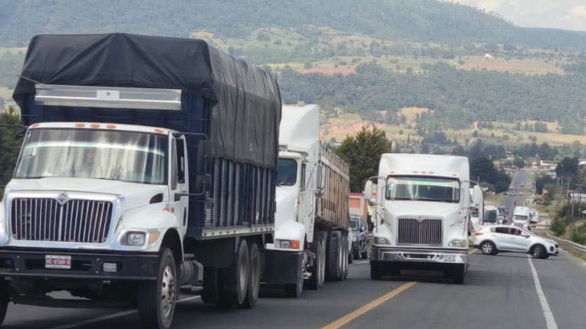 Bloquean Carreteras de Puebla para Exigir Liberación de un Hombre en Zacatlán