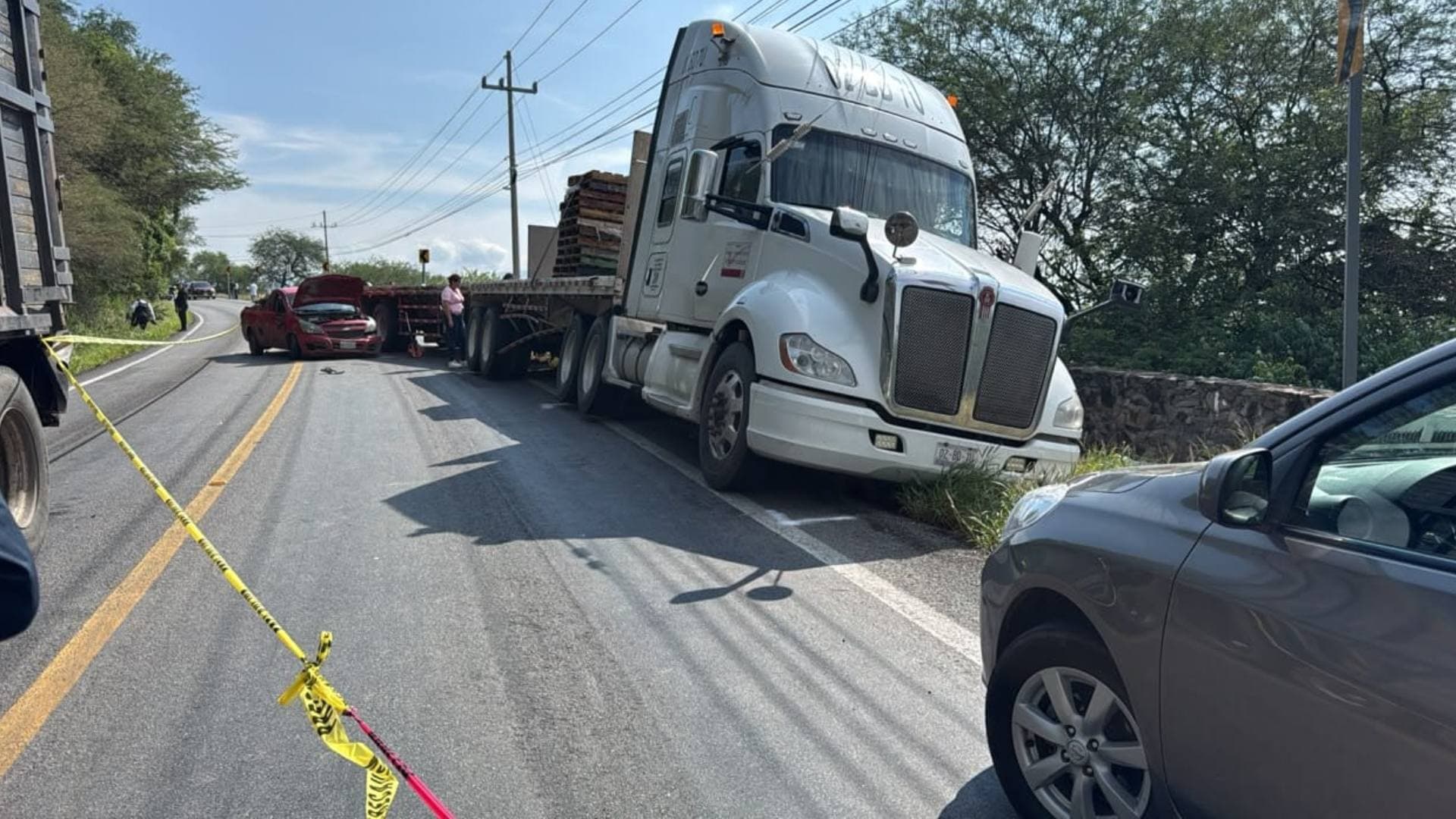 Choque Múltiple en Carretera Ciudad Guzmán-Guadalajara Deja un Muerto