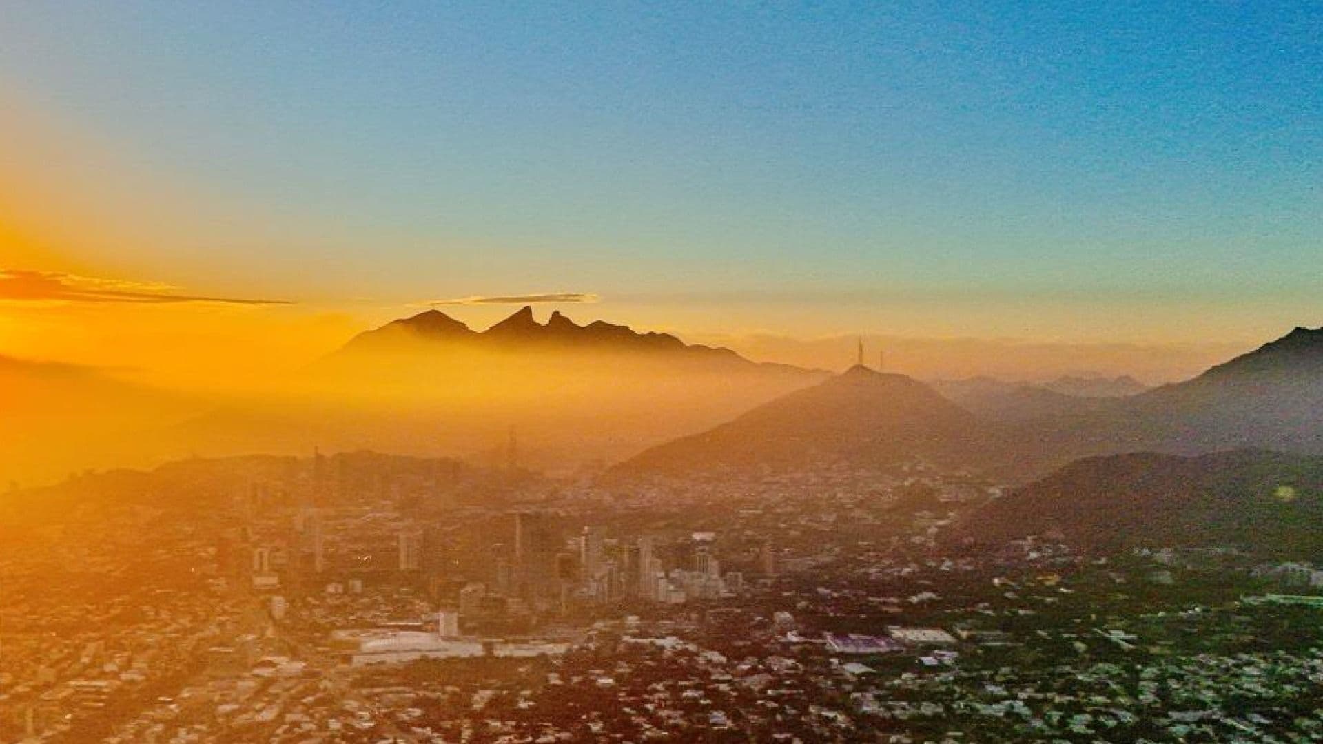 Amanecer en Monterrey, Nuevo León