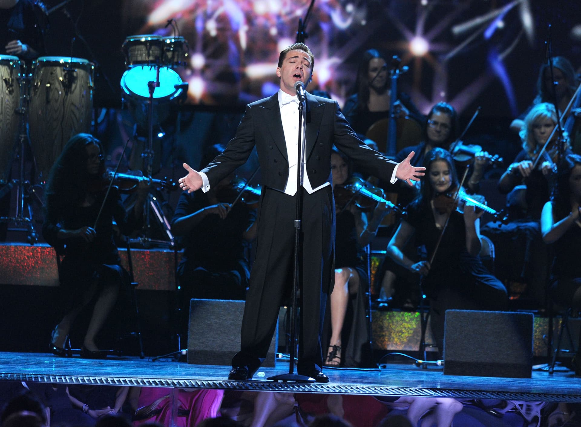 ¿Qué Pasó con Cristian Castro? Reprograma sus Conciertos en el Auditorio Nacional