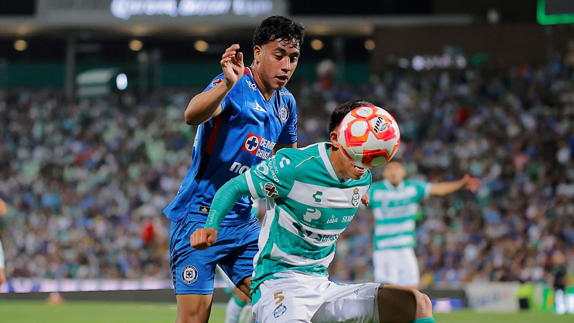 Cruz Azul va por una victoria ante Santos en el Estadio Banorte