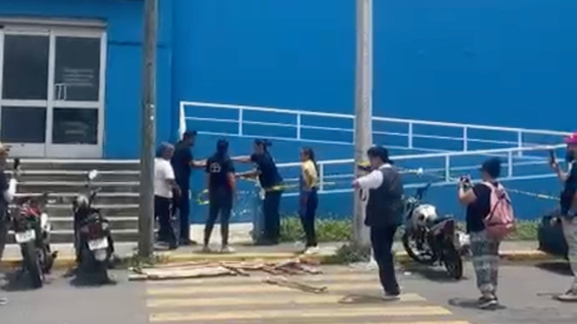 Desalojan a Clientes y Empleados de Tienda por Activación de Alarma de Incendio en Veracruz