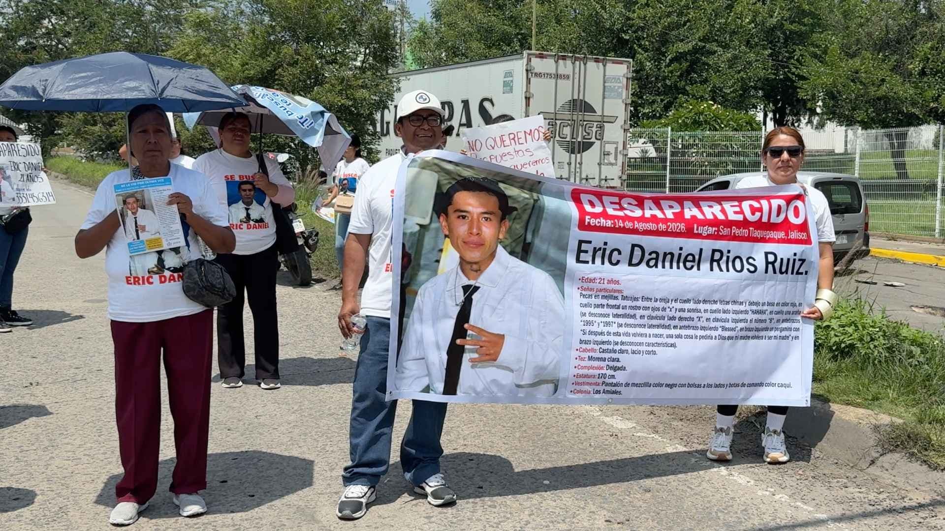 Bloquean Carretera a Zapotlanejo; Exigen la Localización de Eric Daniel