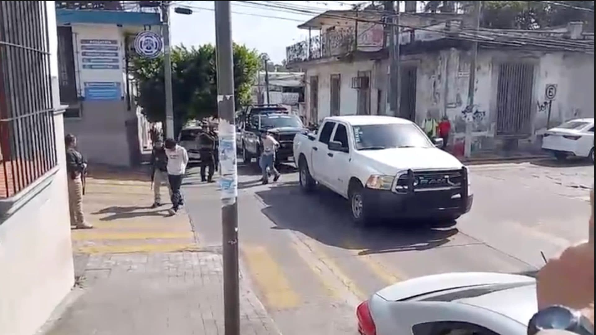 Detienen en cateo a dos personas en Córdoba, Veracruz.