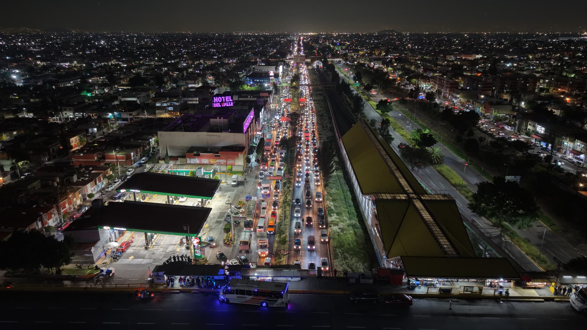 Caso Melanie Estrella: Bloquean Avenida Central por Desaparición de Joven de 17 Años en Ecatepec