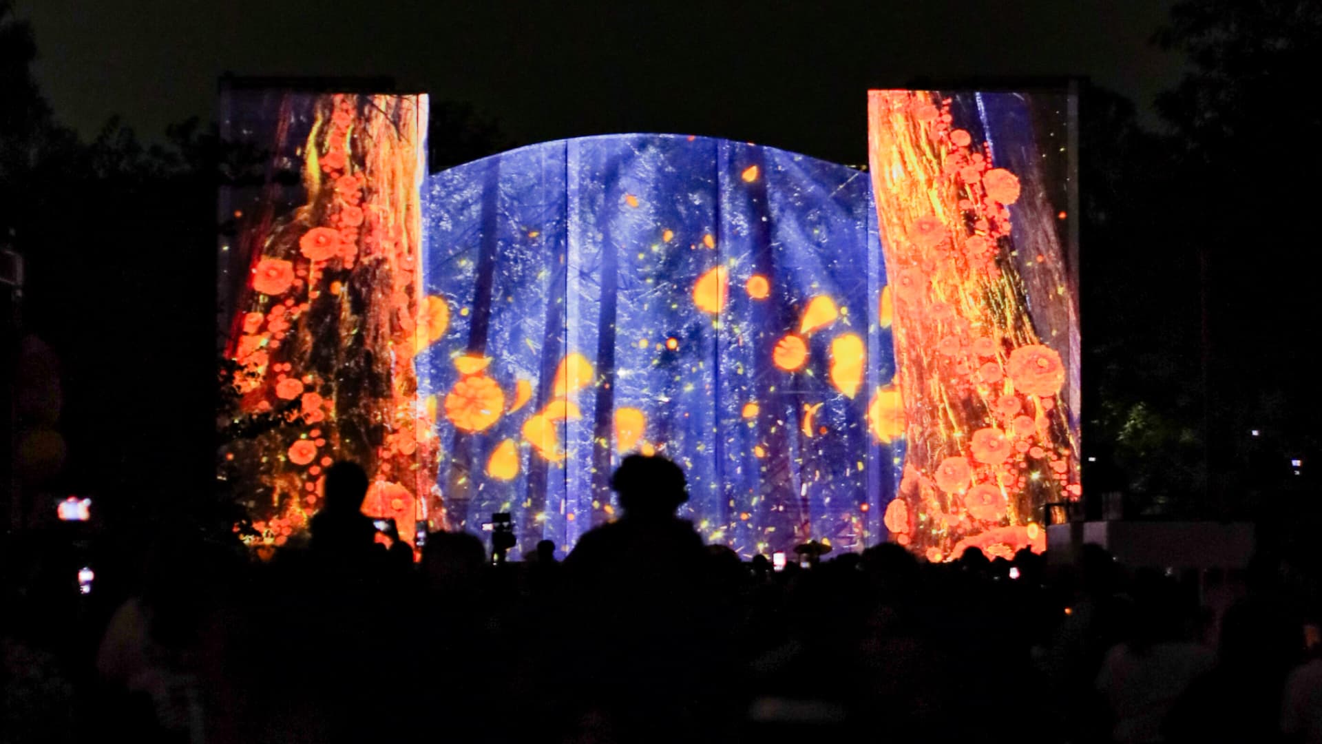 Videomapping en el Sendero del Cempasúchil en el Bosque de Chapultepec