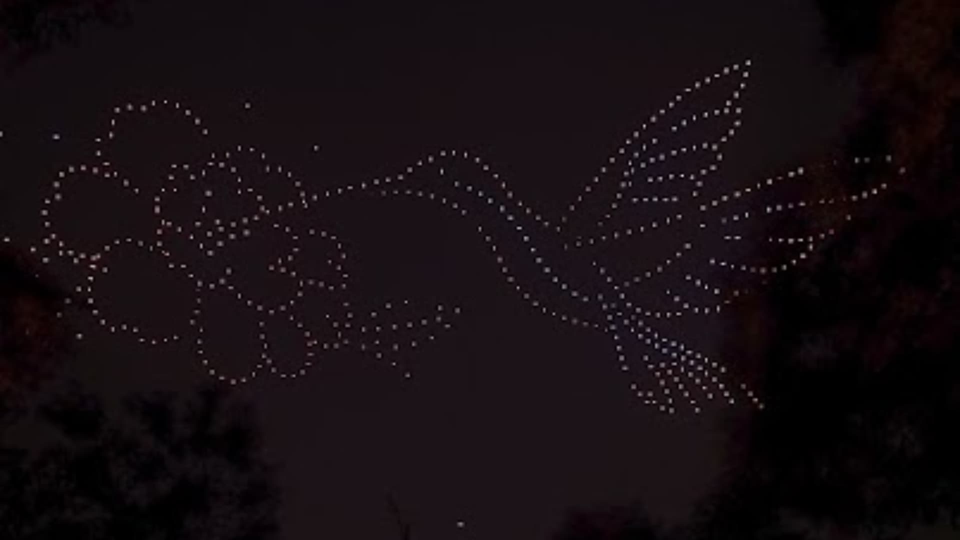 Figuras con drones en el Bosque de Chapultepec por Día de Muertos 2026