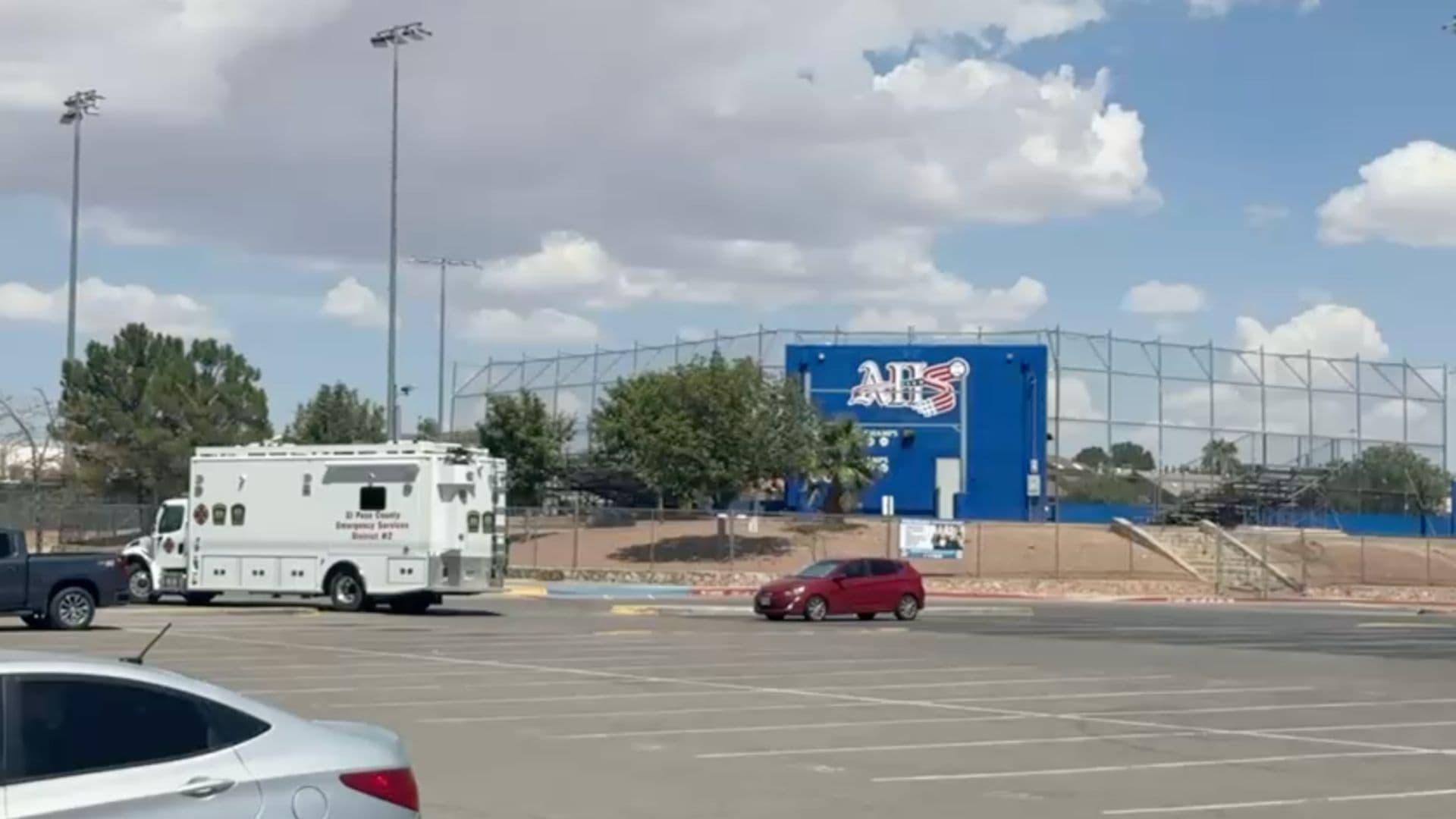 Tres Adolescentes Heridos en Ataque con Arma Blanca en Escuela de El Paso, Texas