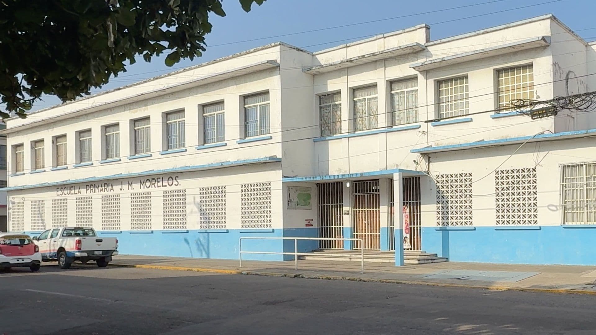 Se generó movilización en una escuela de Veracruz por el hallazgo de una osamenta. Foto: N+