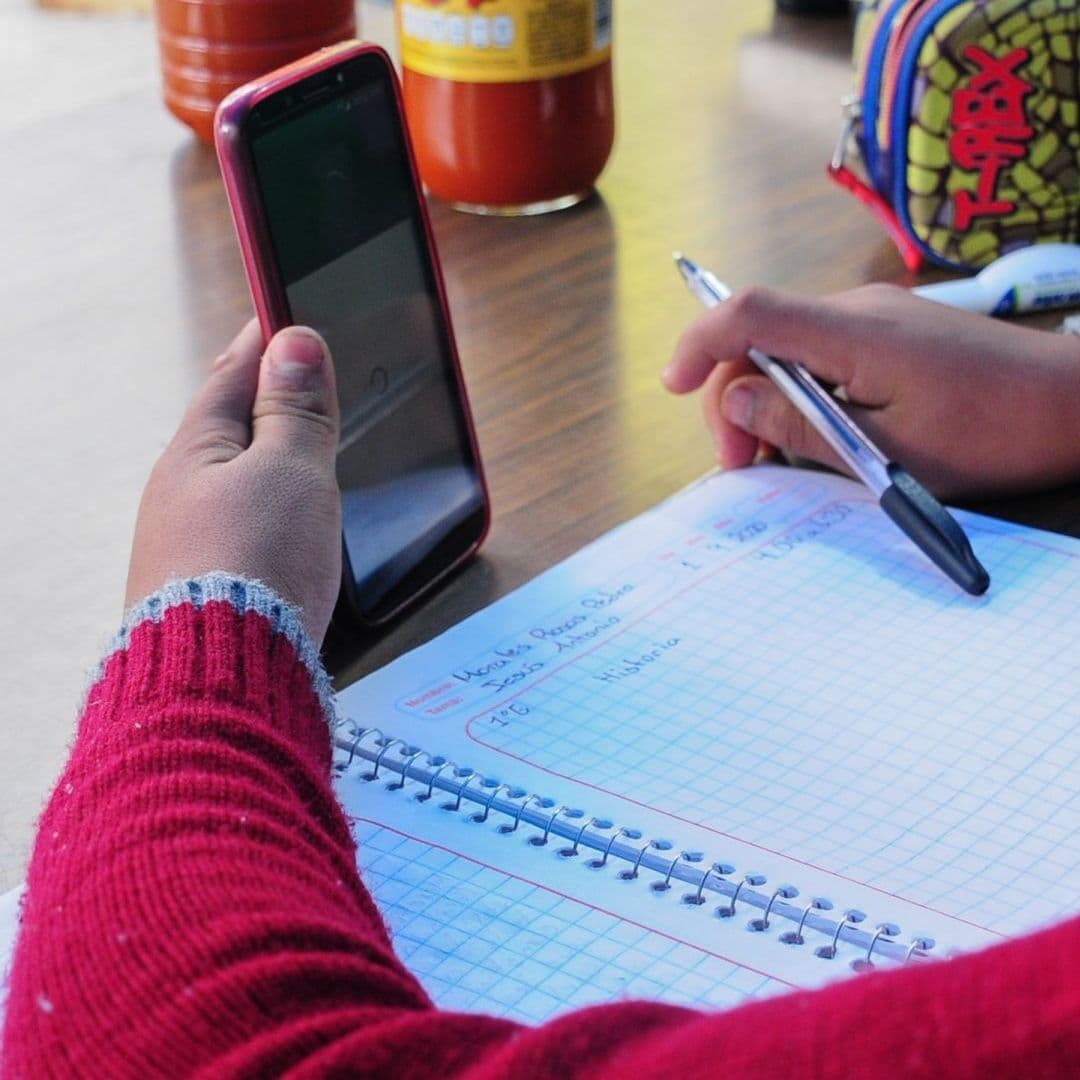 México Va por Regulación de Celulares en Escuelas: Puntos Clave ante Propuesta contra Adicción