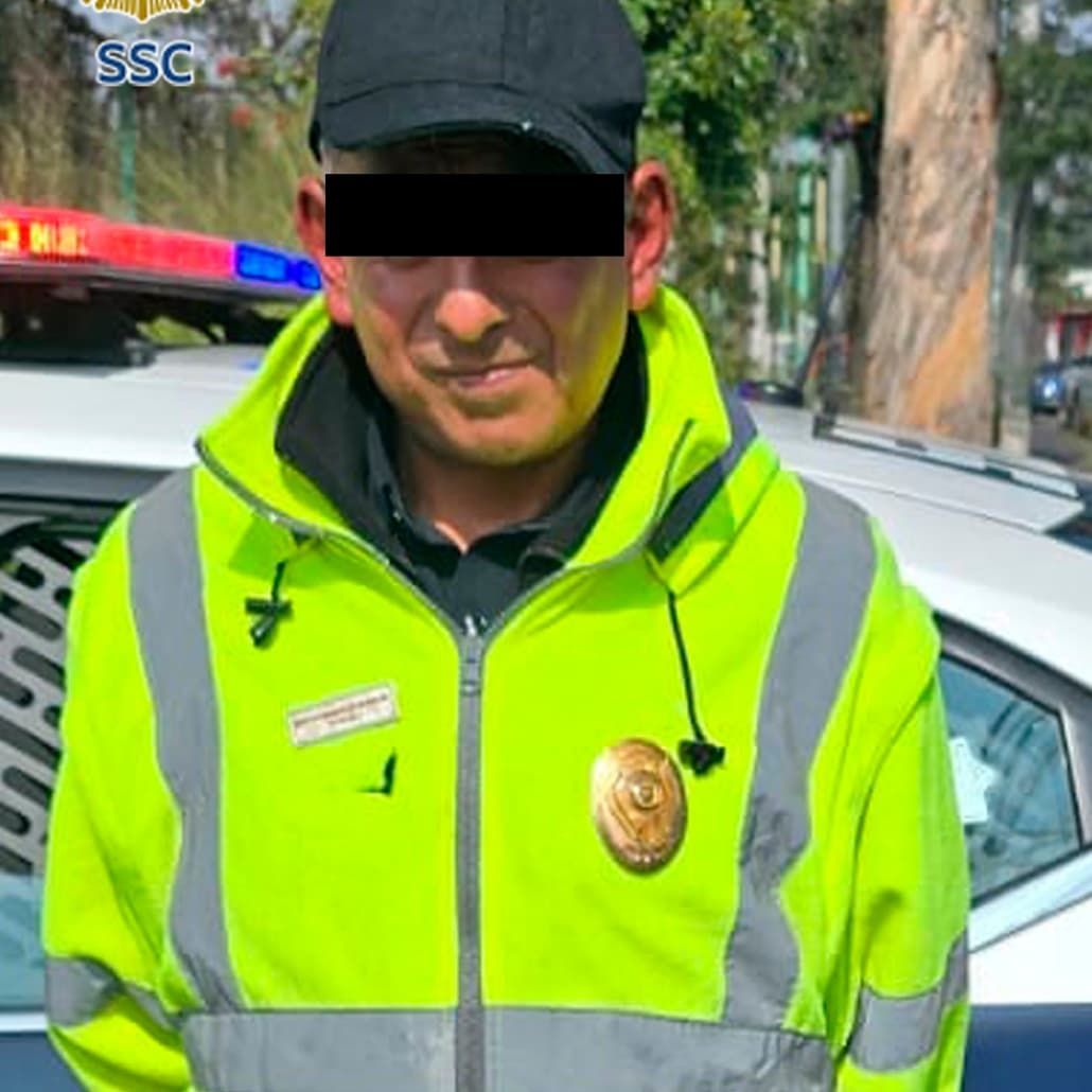Hombre detenido por fingir ser policía de Tránsito en CDMX