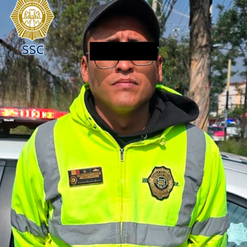 Hombre detenido por fingir ser policía de Tránsito en CDMX