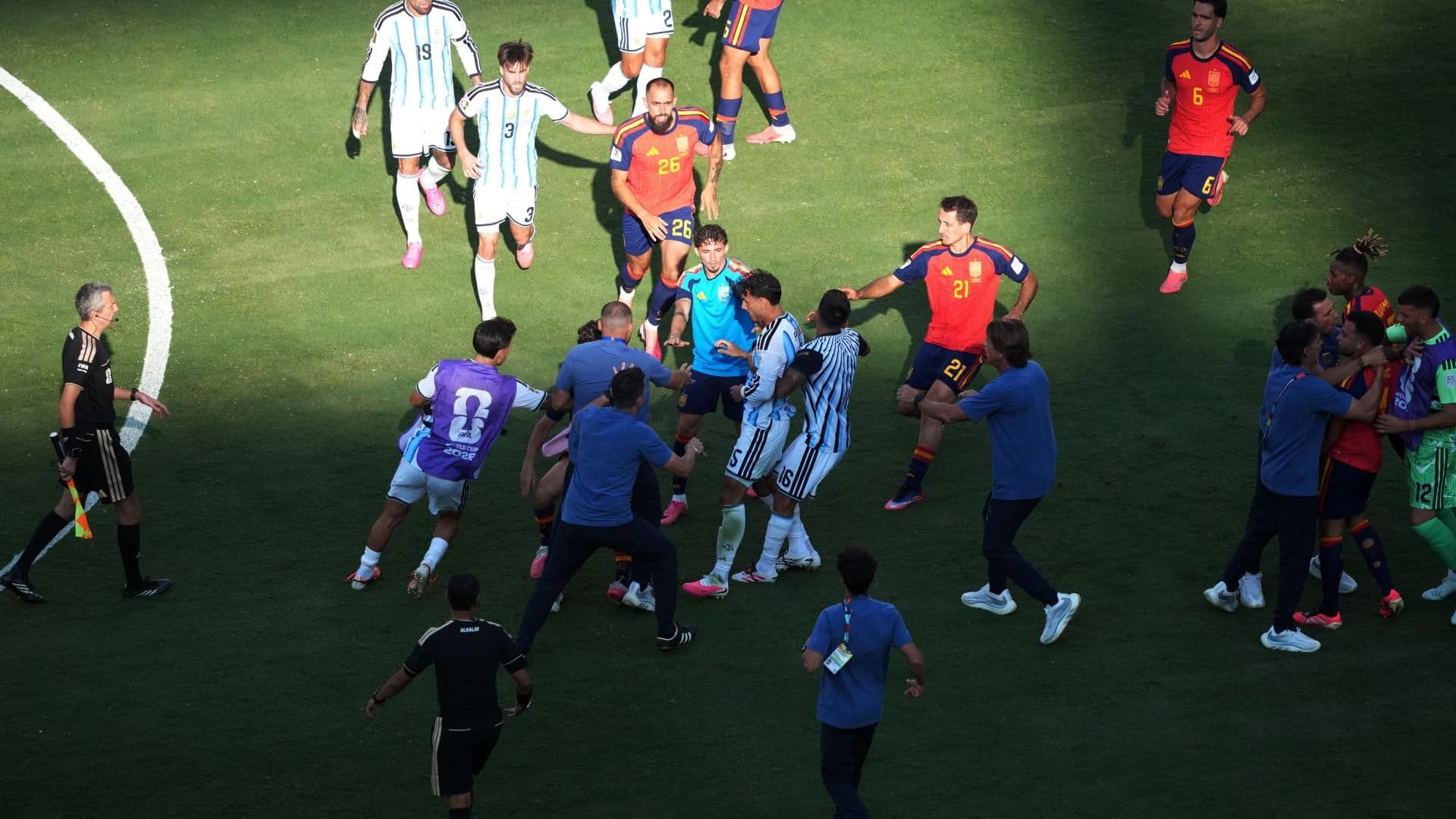 FIFA Suspende 10 Partidos a Leandro Paredes por Pelea en Final del Mundial 2026