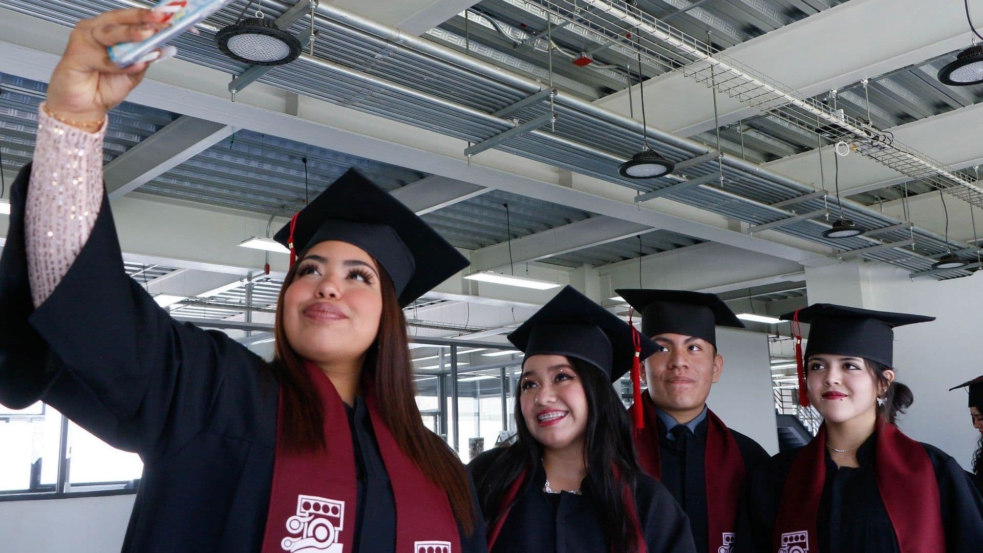 80 Frases de Graduación 2026: Discurso de Despedida y Palabras de Alumno a Compañeros y Maestros