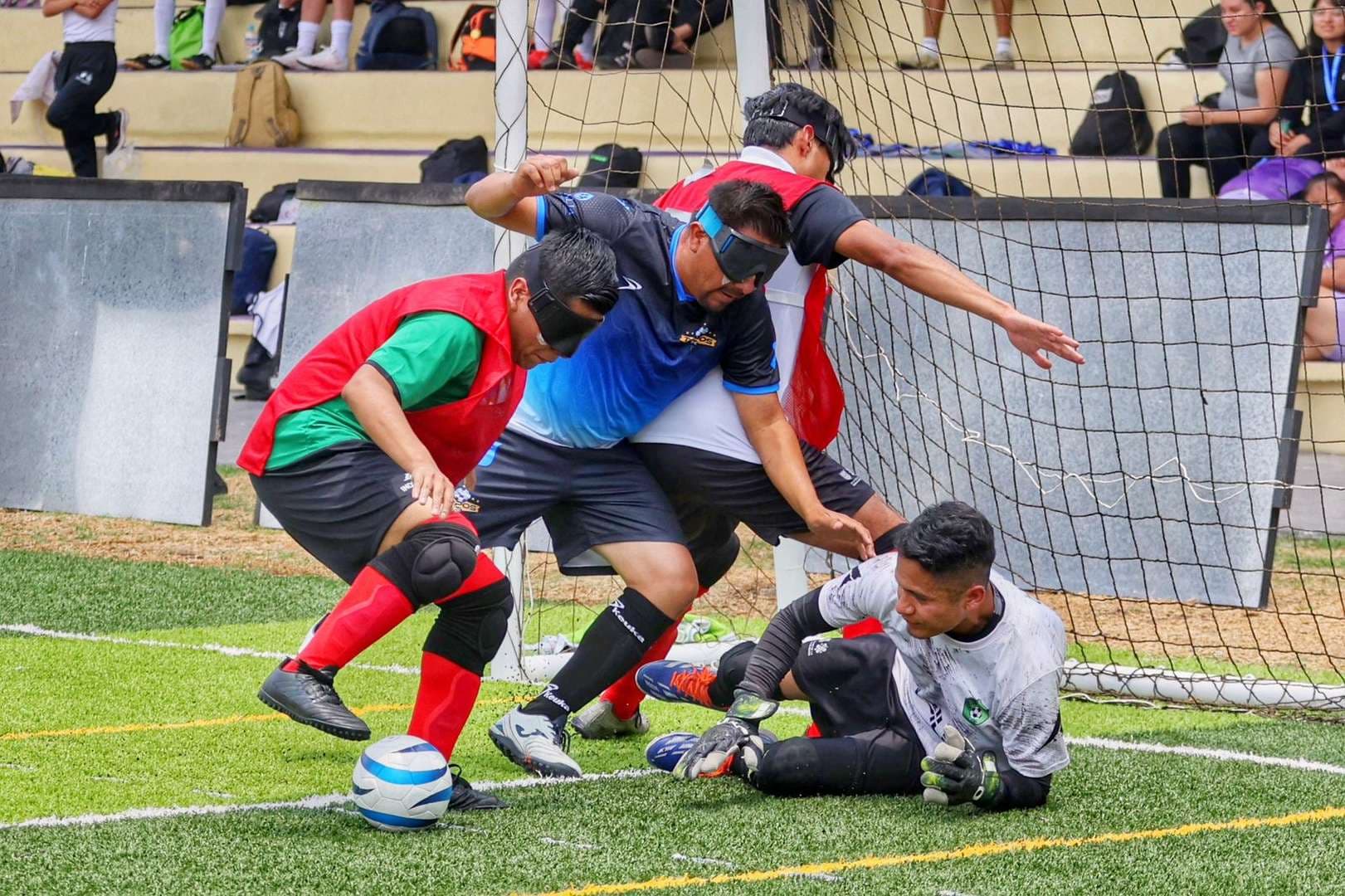 De Ecatepec a Brasil: La Historia de Carlos Ramírez, Promesa del Futbol para Ciegos