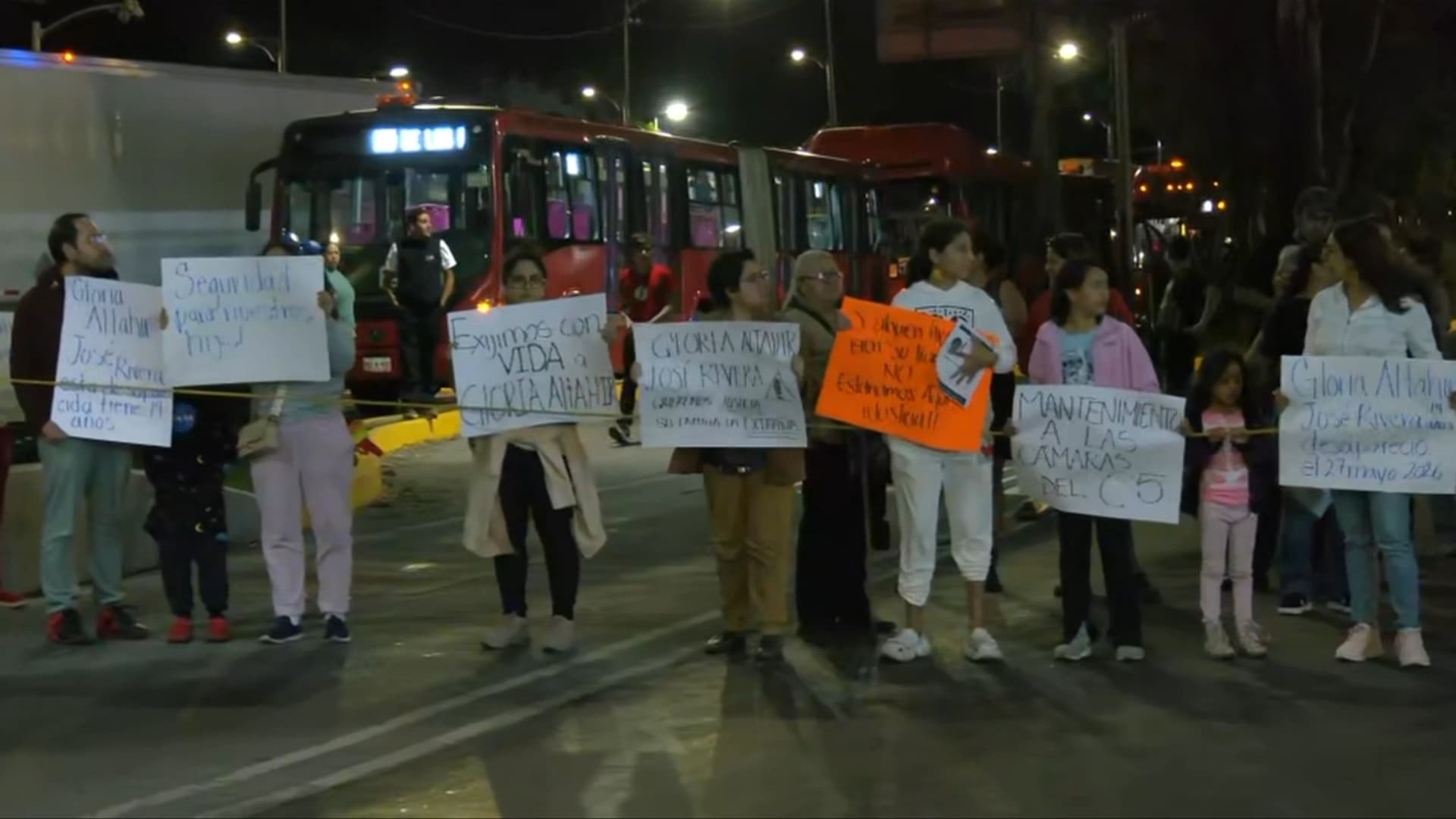 Caso Gloria Altahir: Vecinos Bloquean Eje 3 por Desaparición de Menor en Coyoacán