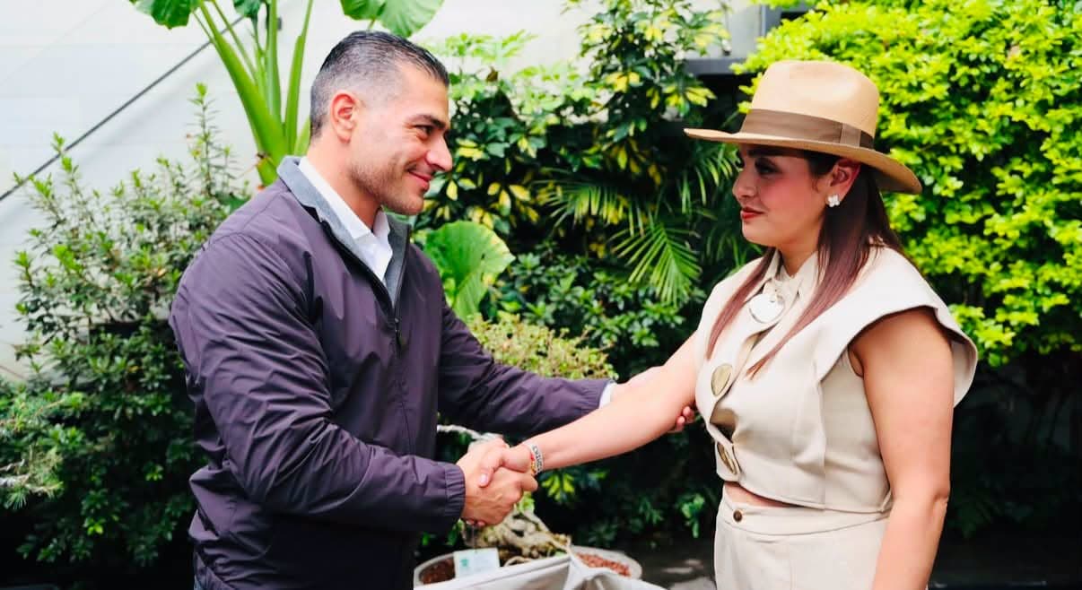 Grecia Quiroz y Omar García Harfuch tras su reunión en CDMX
