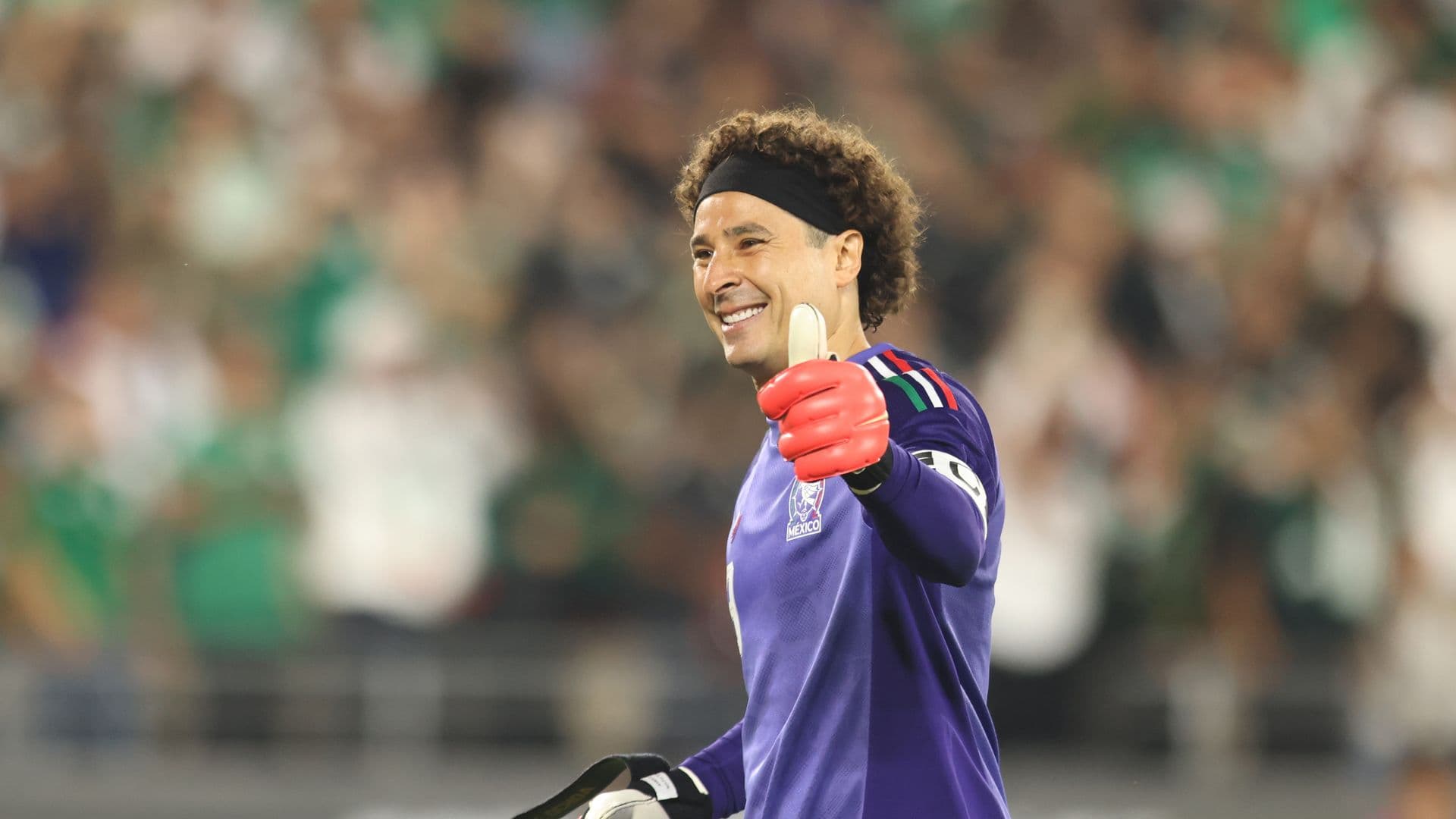 Guillermo Ochoa durante un partido de la Selección Mexicana