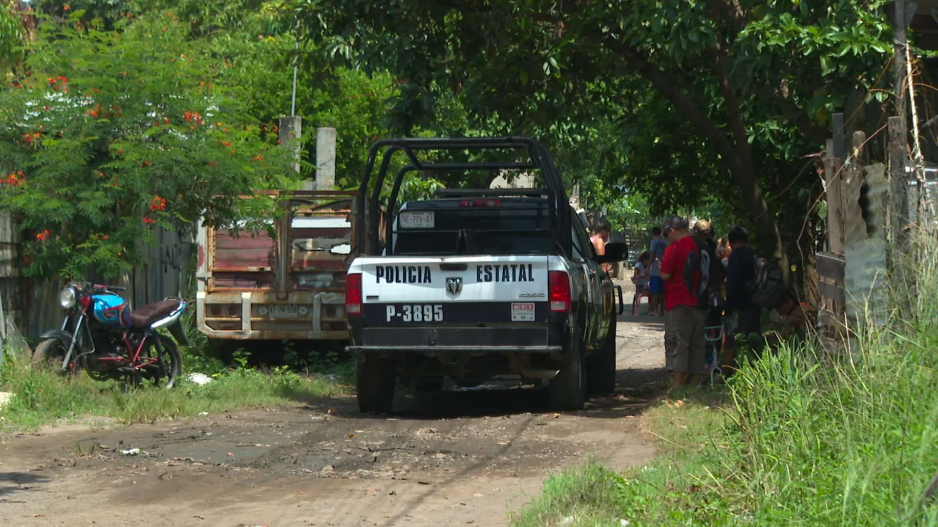 Movilización policiaca por hallazgo de una mujer sin vida al interior de una casa en Veracruz