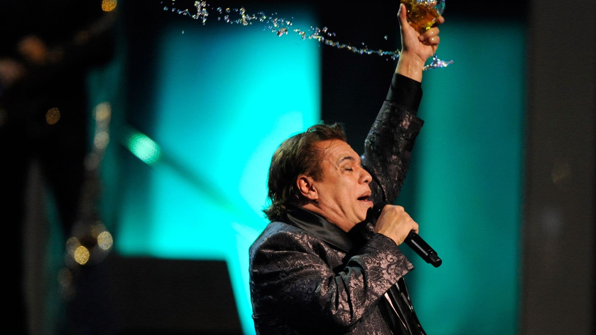 "Hasta Que Te Conocí": El Origen del Éxito de Juan Gabriel Que Ya Es Himno del Futbol Mexicano