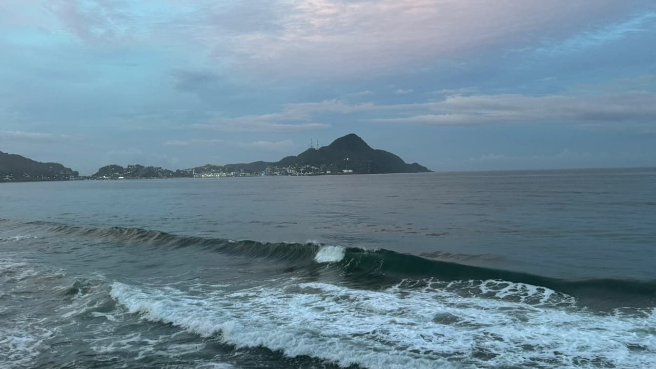 Costas de Colima durante la presencia del huracán Simon en el Pacífico de México.