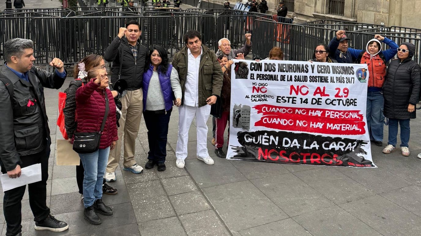 Protesta de personal del IMSS en Ciudad de México (CDMX). Foto: N+