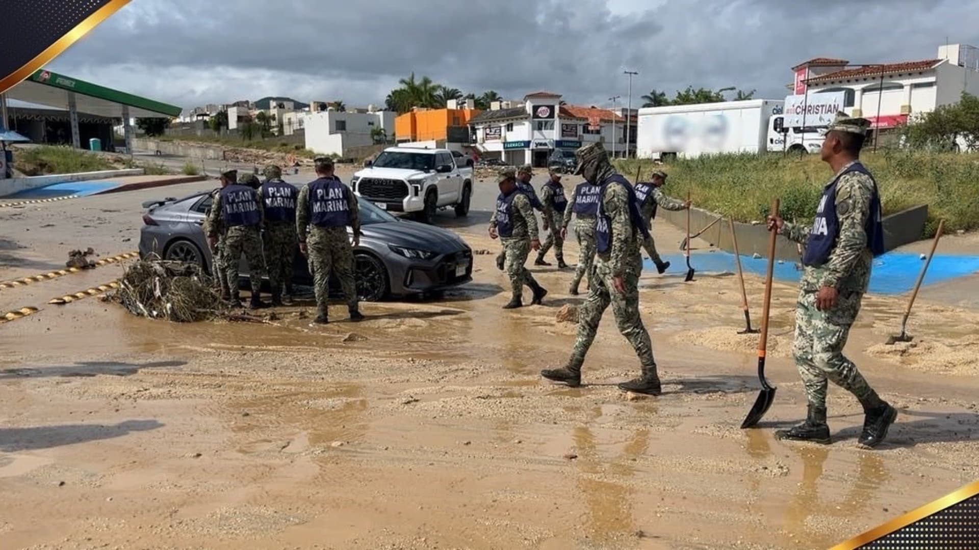 Se Inunda San José del Cabo, BCS, Tras Varios Días de Lluvias; Vehículos son Arrastrados al Mar
