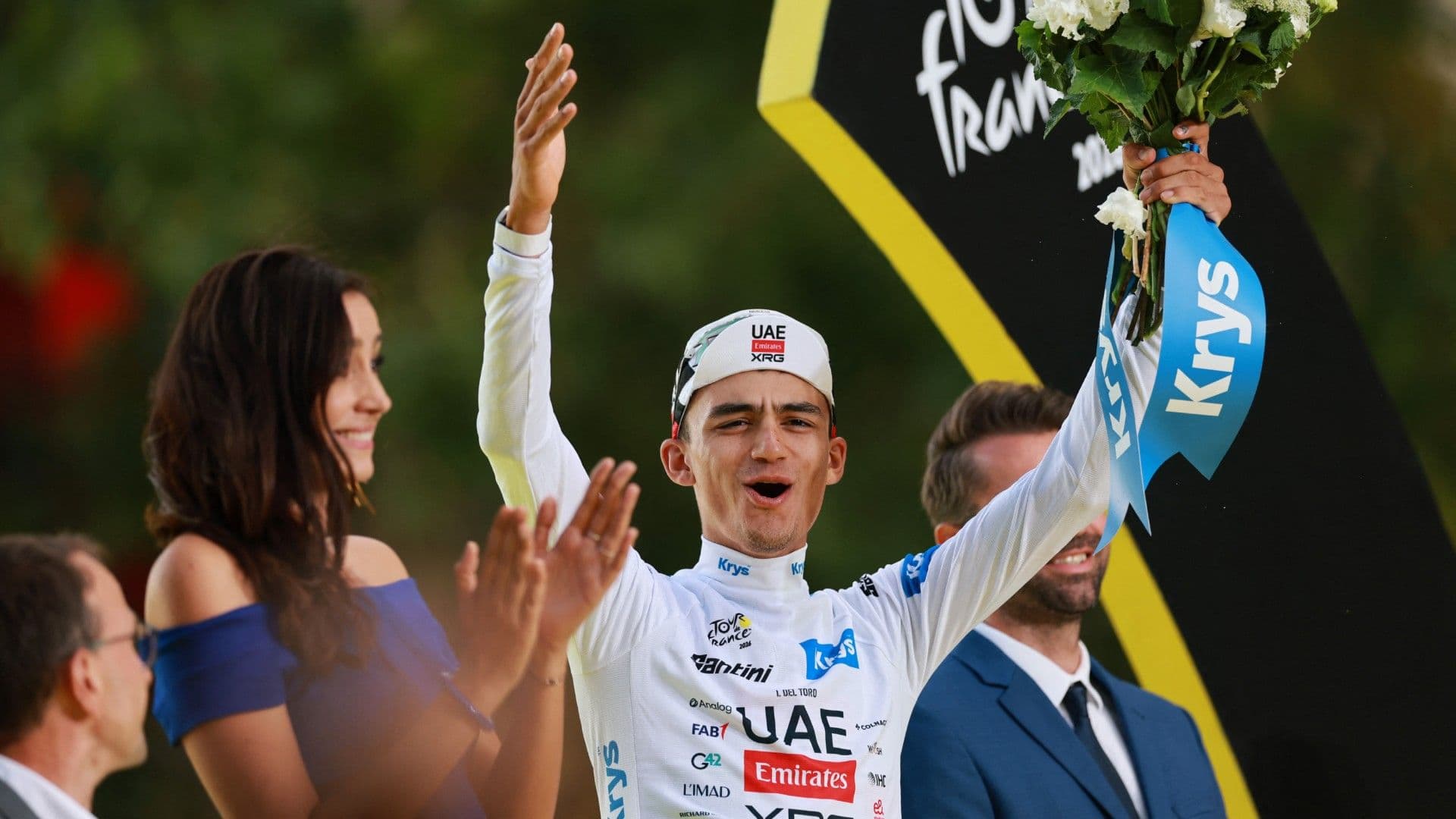 UAE Team Emirates-XRG Revela Hasta Cuándo Estará Isaac del Toro en el Equipo