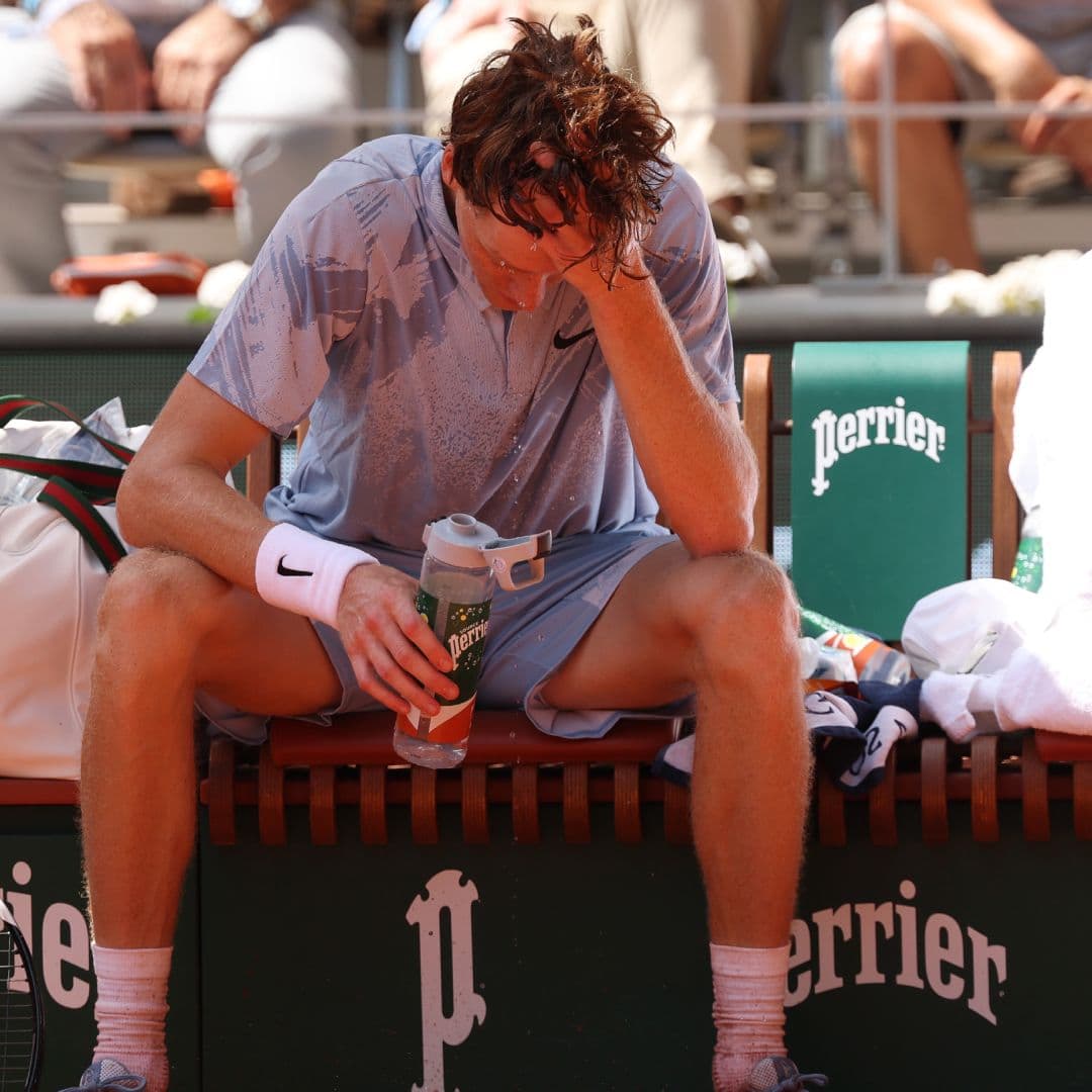 Jannik Sinner se Baja del US Open 2026 por una Lesión de Rodilla