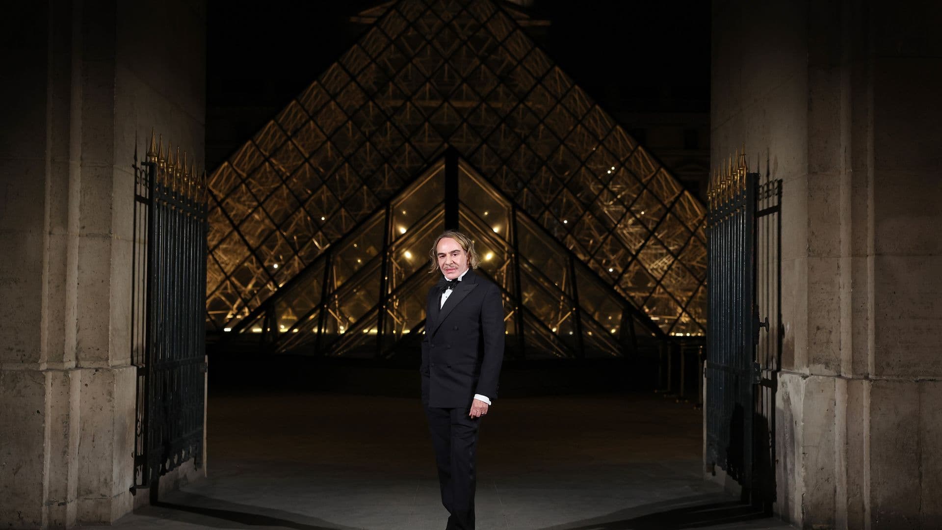 john-galliano-cancela-exposicion-met-comentarios-racistas
