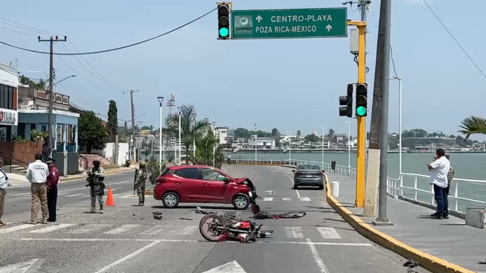 Joven resulta con traumatismo tras choque en el bulevar de Tuxpan