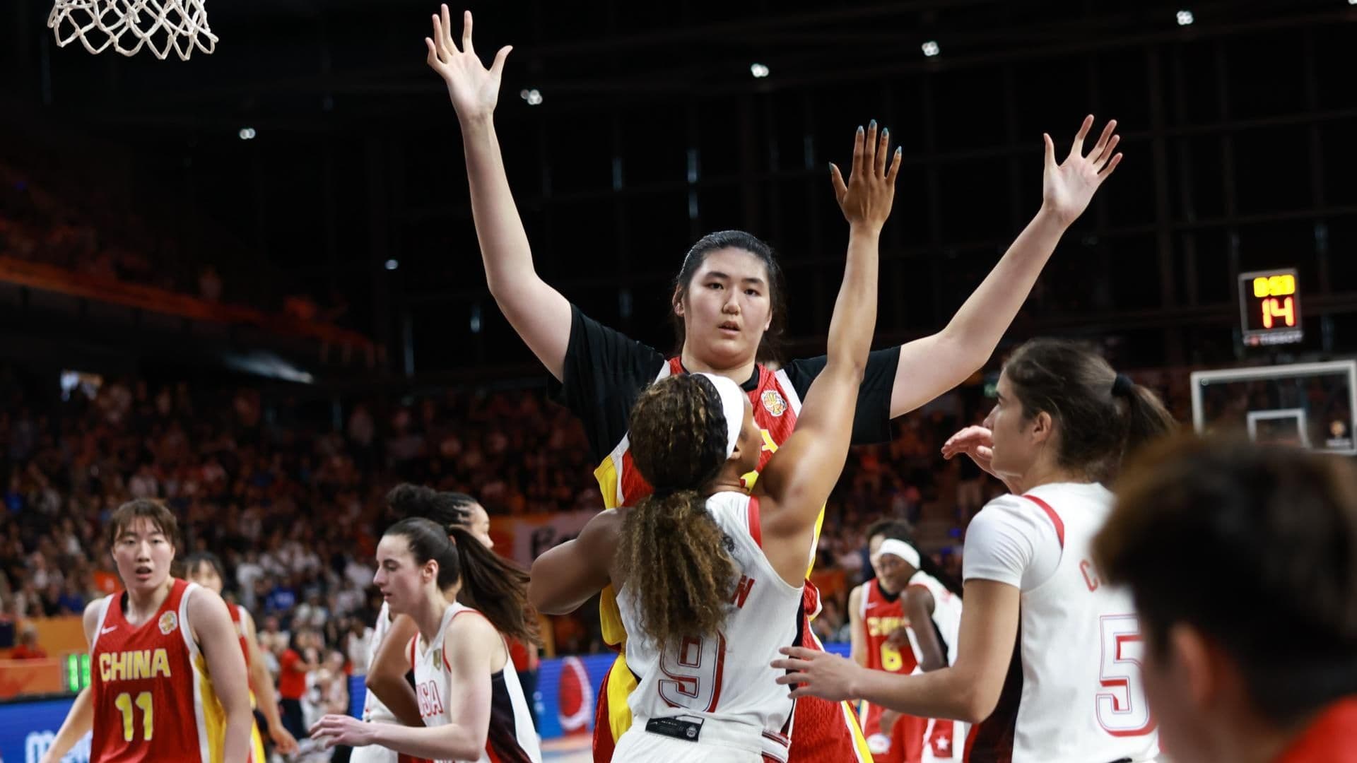 Jugadora China Más Alta que Shaquille O'Neal se Impone en Mundial Femenino