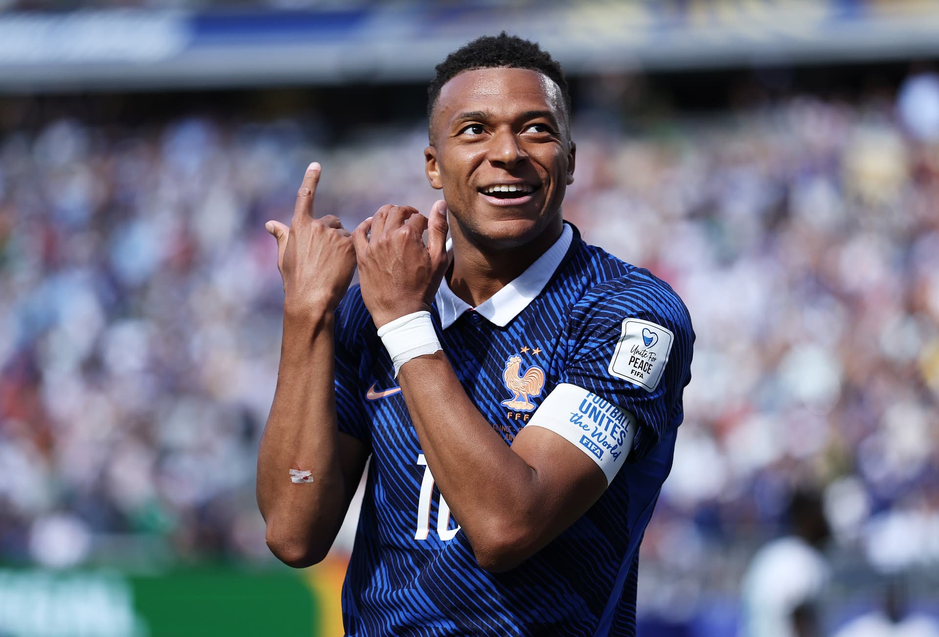 Kylian Mbappé durante un partido con la selección de Francia en el Mundial 2026