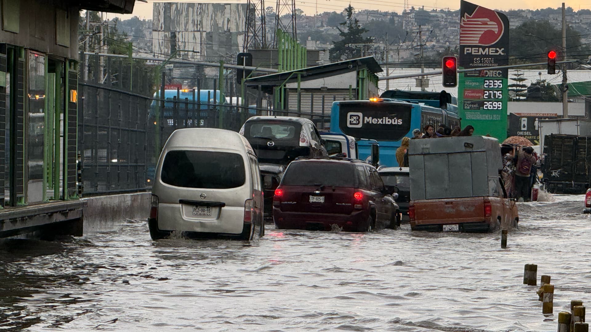 Lluvias hoy en Edomex afectan a Ecatepec