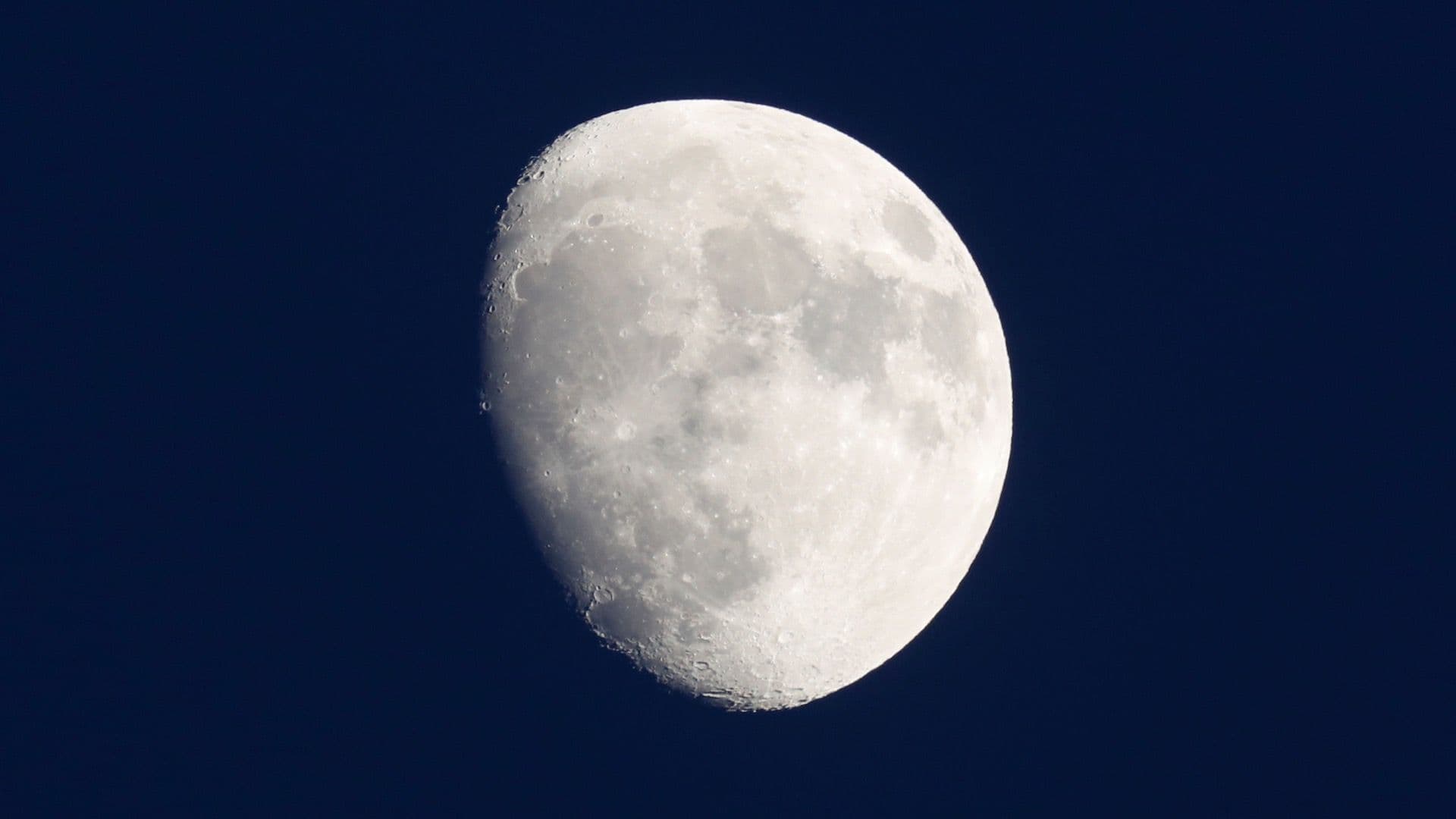 Este Día la Luna Estará en Conjunción con Antares, la Estrella Más Brillante de Escorpión