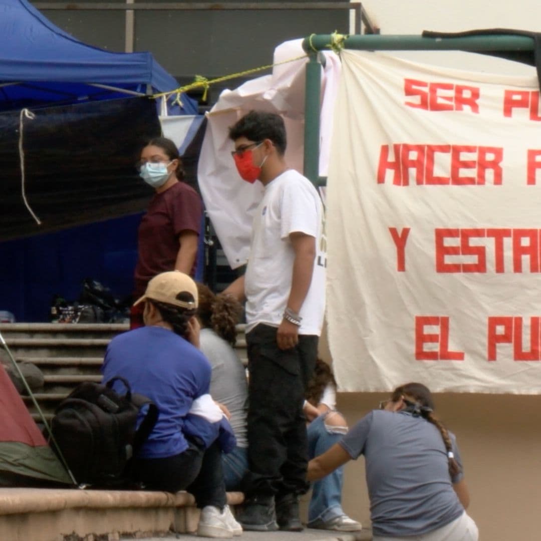 Normalistas Cumplen una Semana de Protesta en Secretaría de Educación de Chihuahua
