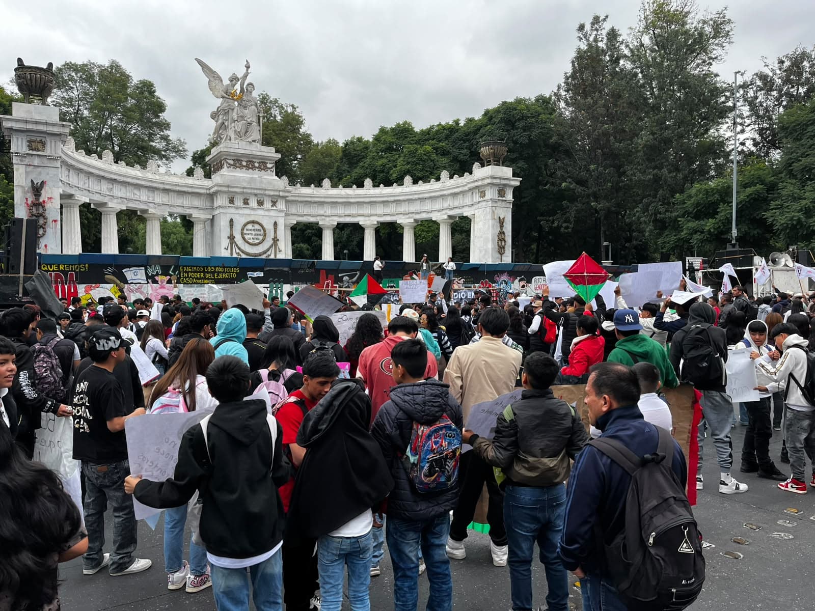 Así Evitas Marcha de Estudiantes que Bloquea Reforma: Alternativa Vial a Manifestación en CDMX