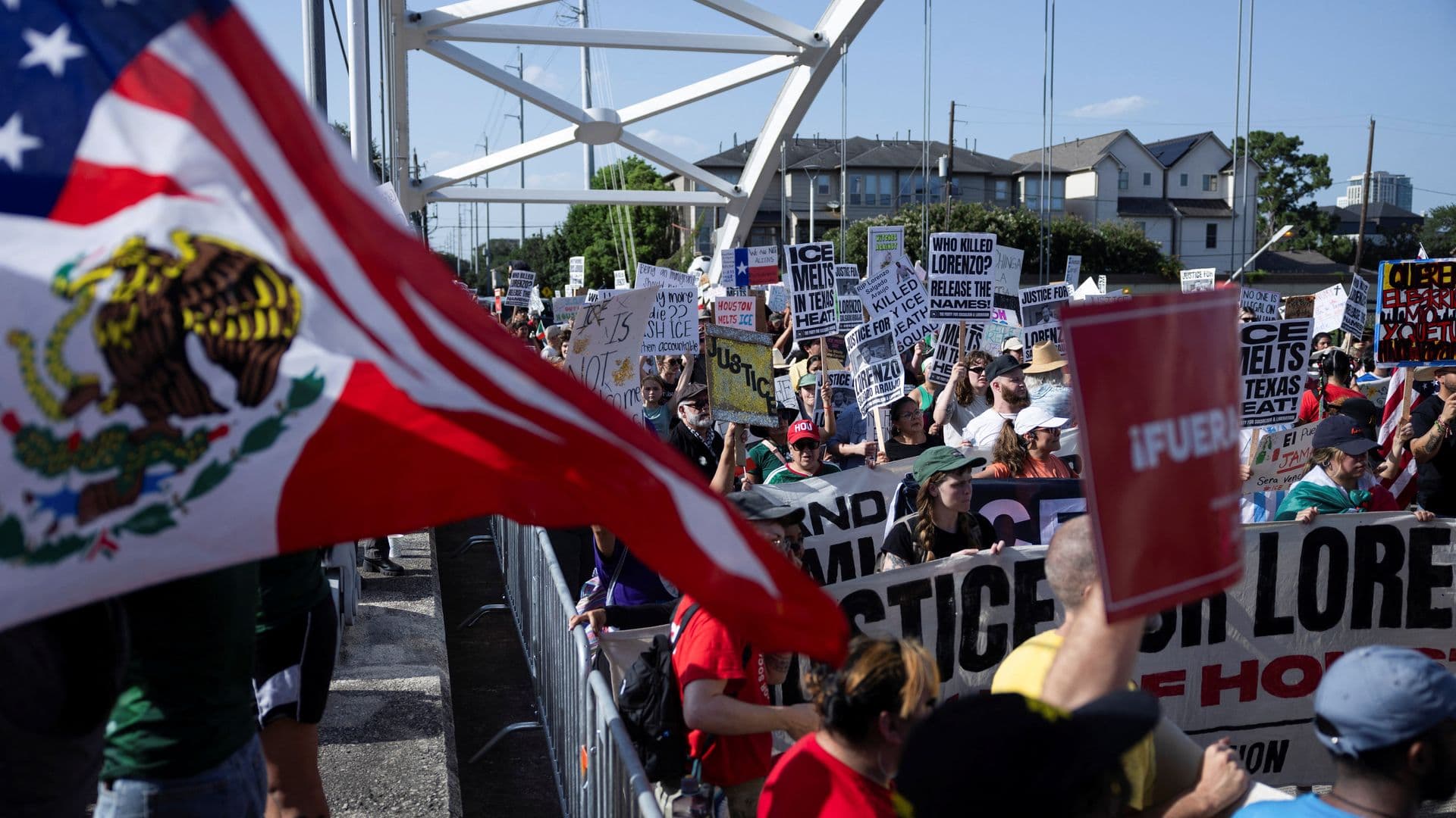 Protesta en Houston, Texas, por la muerte de Lorenzo Salgado Araujo, migrante mexicano