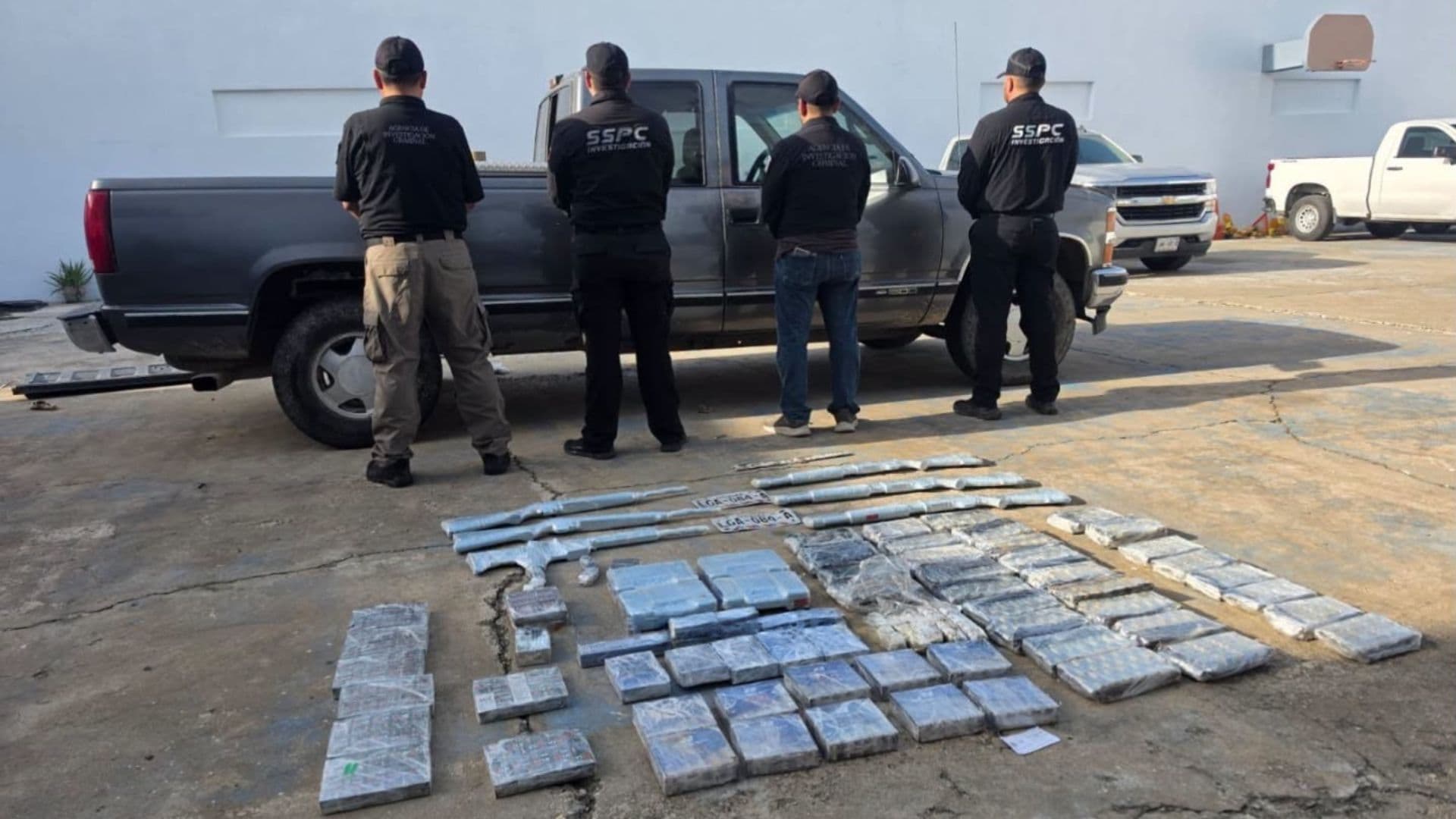 Aseguran Armas de Fuego y Cerca de 13 Mil Cartuchos al Interior de un Vehículo en Veracruz