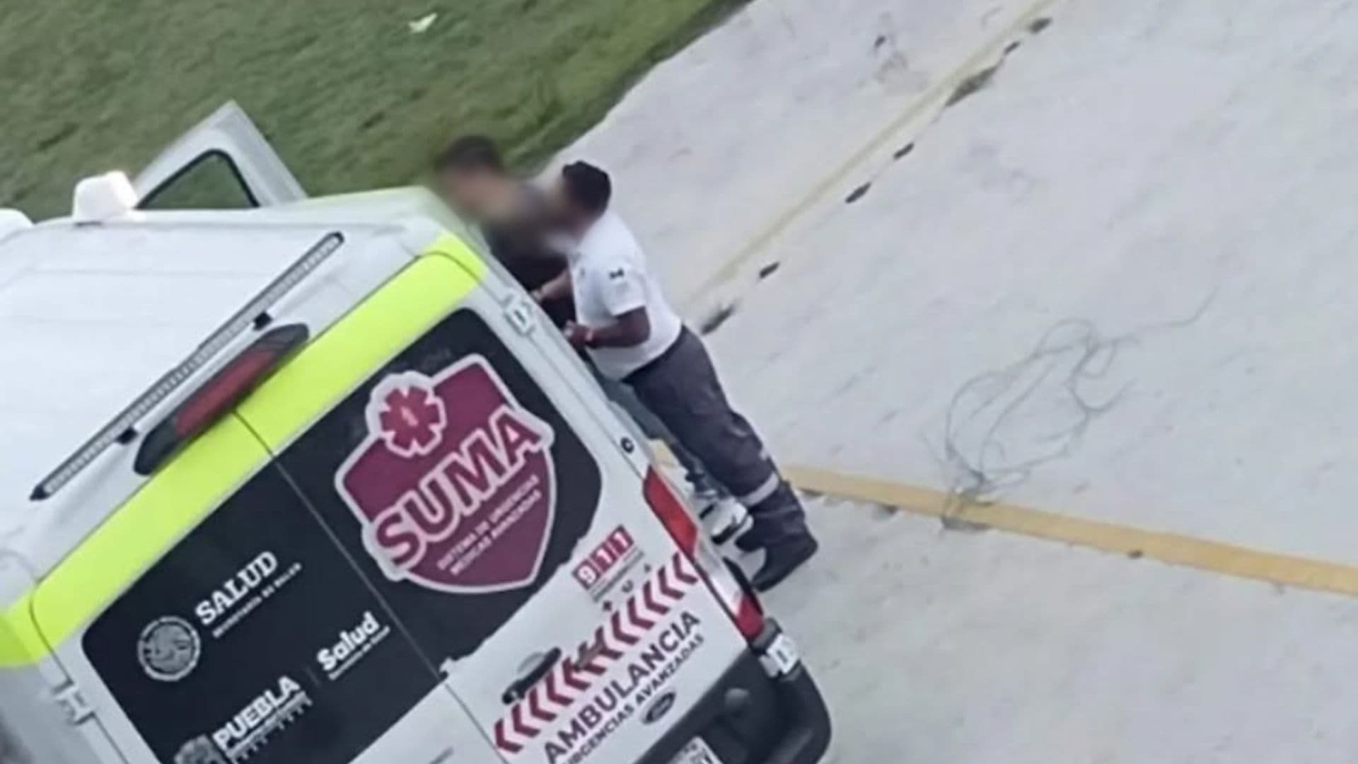Exhiben a Paramédicos Ingiriendo Bebidas Alcohólicas en Hospital de Texmelucan en Puebla