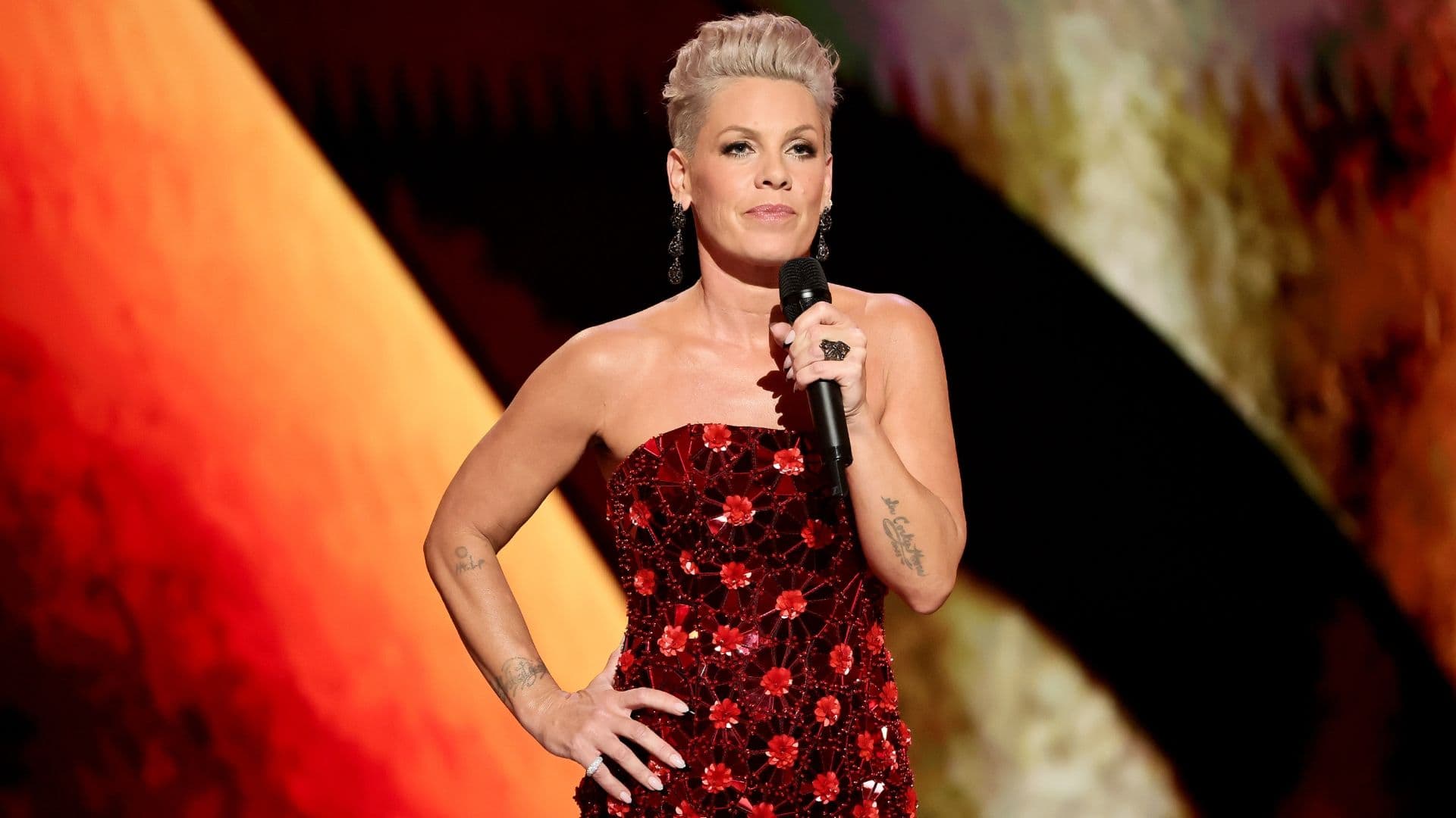 Pink Rompe el Silencio sobre su Polémica con Macklemore y su Apoyo a Palestina