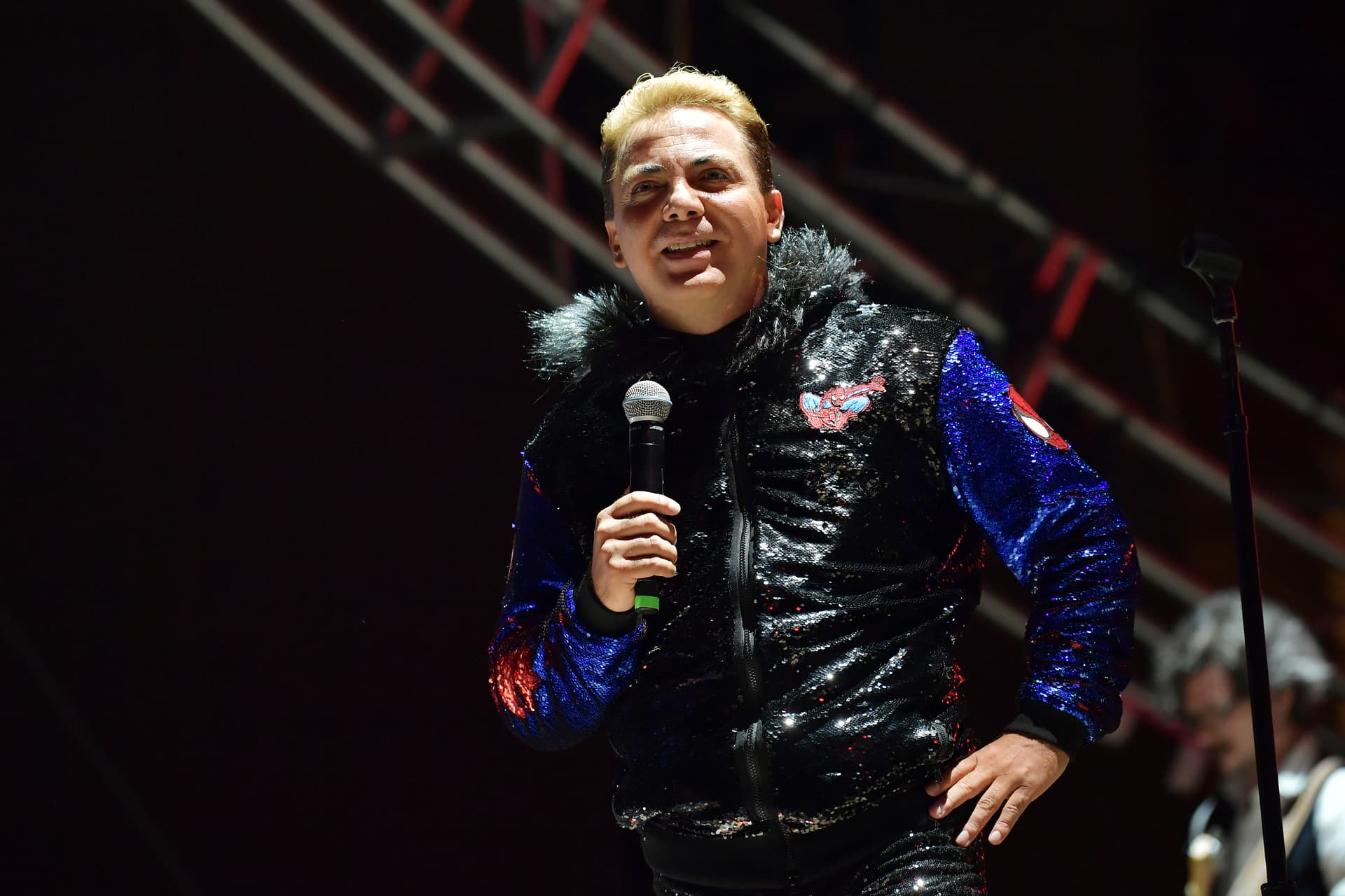 Rafaela, Hija de Cristian Castro, Debuta en Radio y Envía Mensaje a su Papá