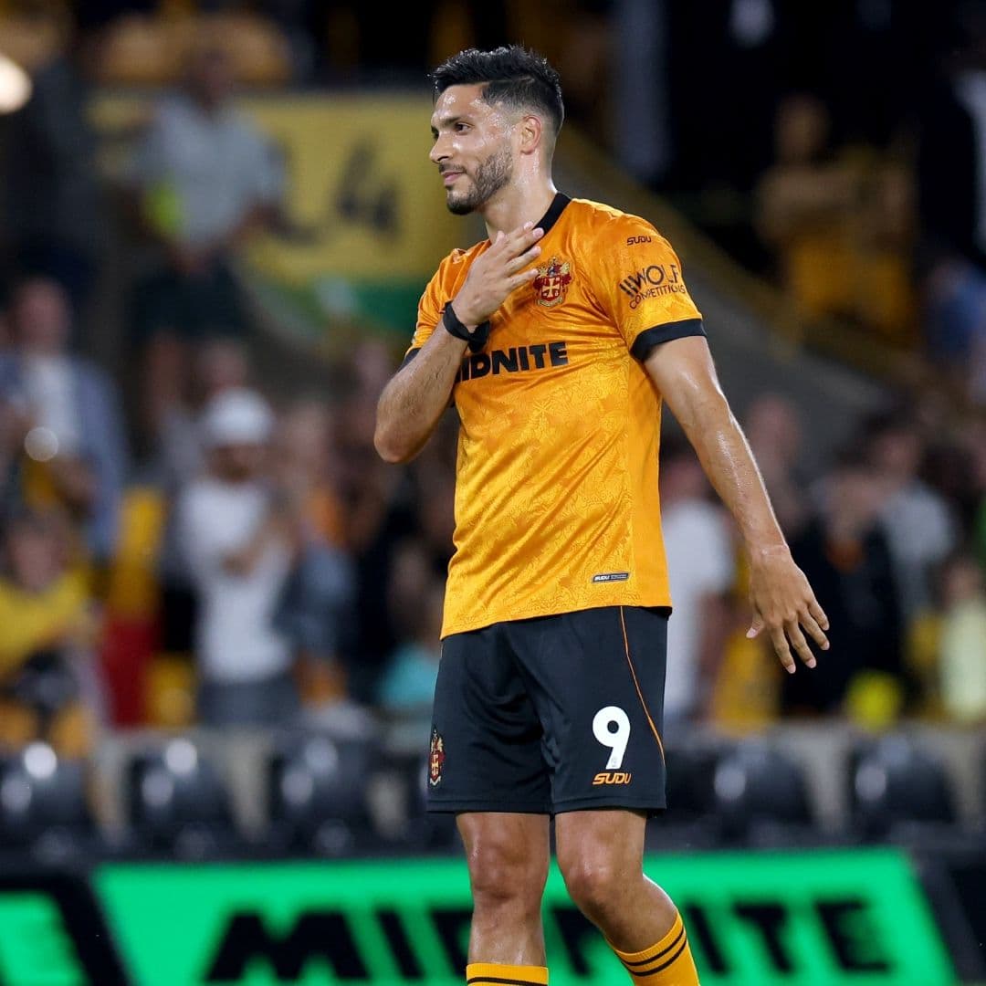 Raúl Jiménez en el Wolverhampton vs Port Vale: Así Fue Ovacionado en su Regreso al Equipo