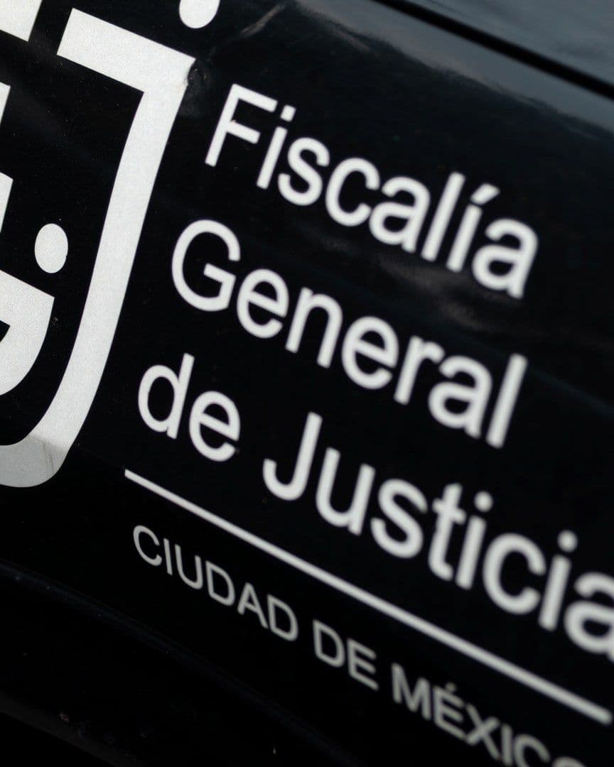 Patrulla de la Fiscalía CDMX en calles de la Ciudad de México. Foto N+