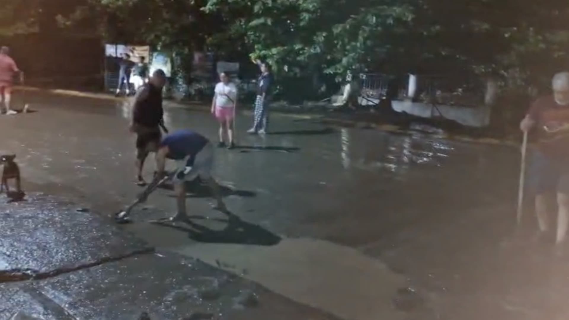 Se Desborda Río en Coatepec, Veracruz; Habitantes Reportan Afectaciones